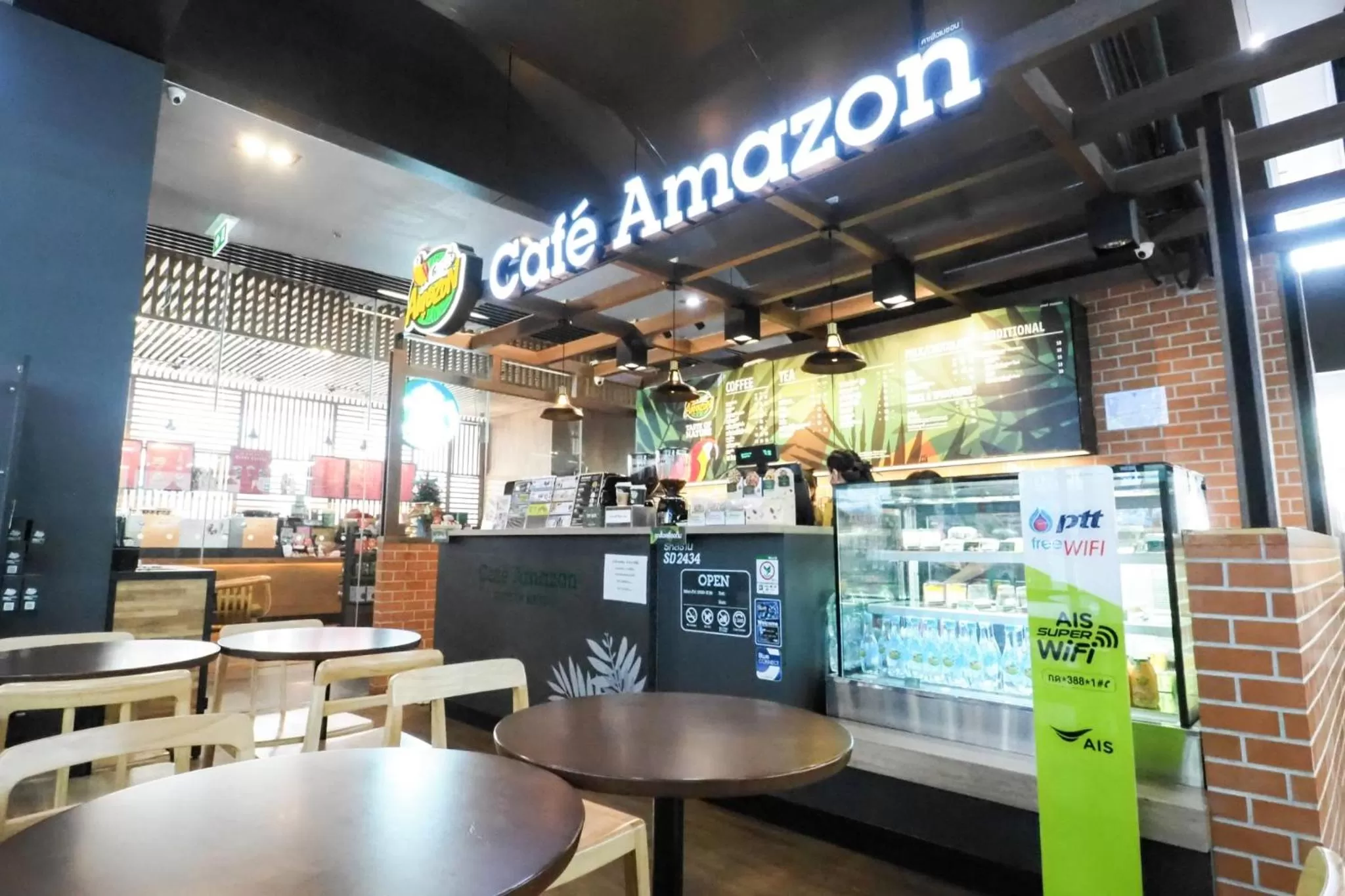 Restaurant/places to eat in The Quarter Ari by UHG