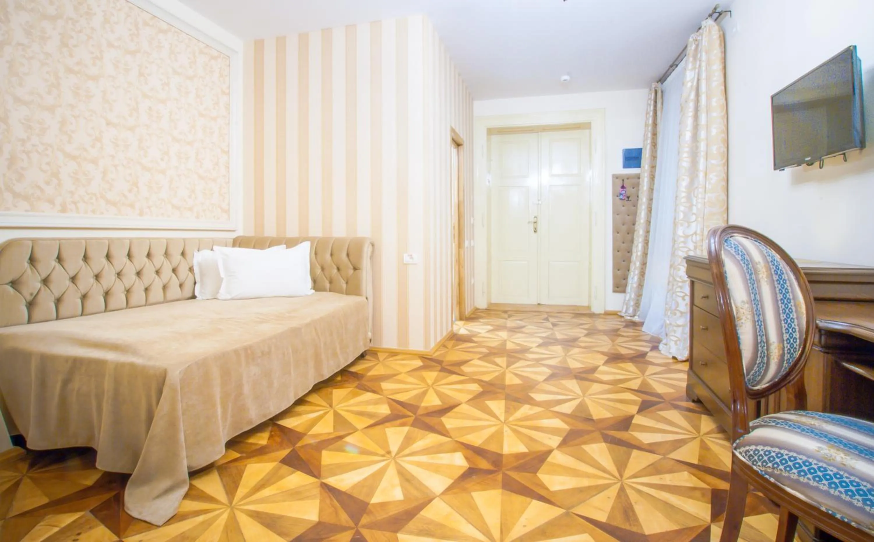 Bedroom, Bed in Safrano Palace