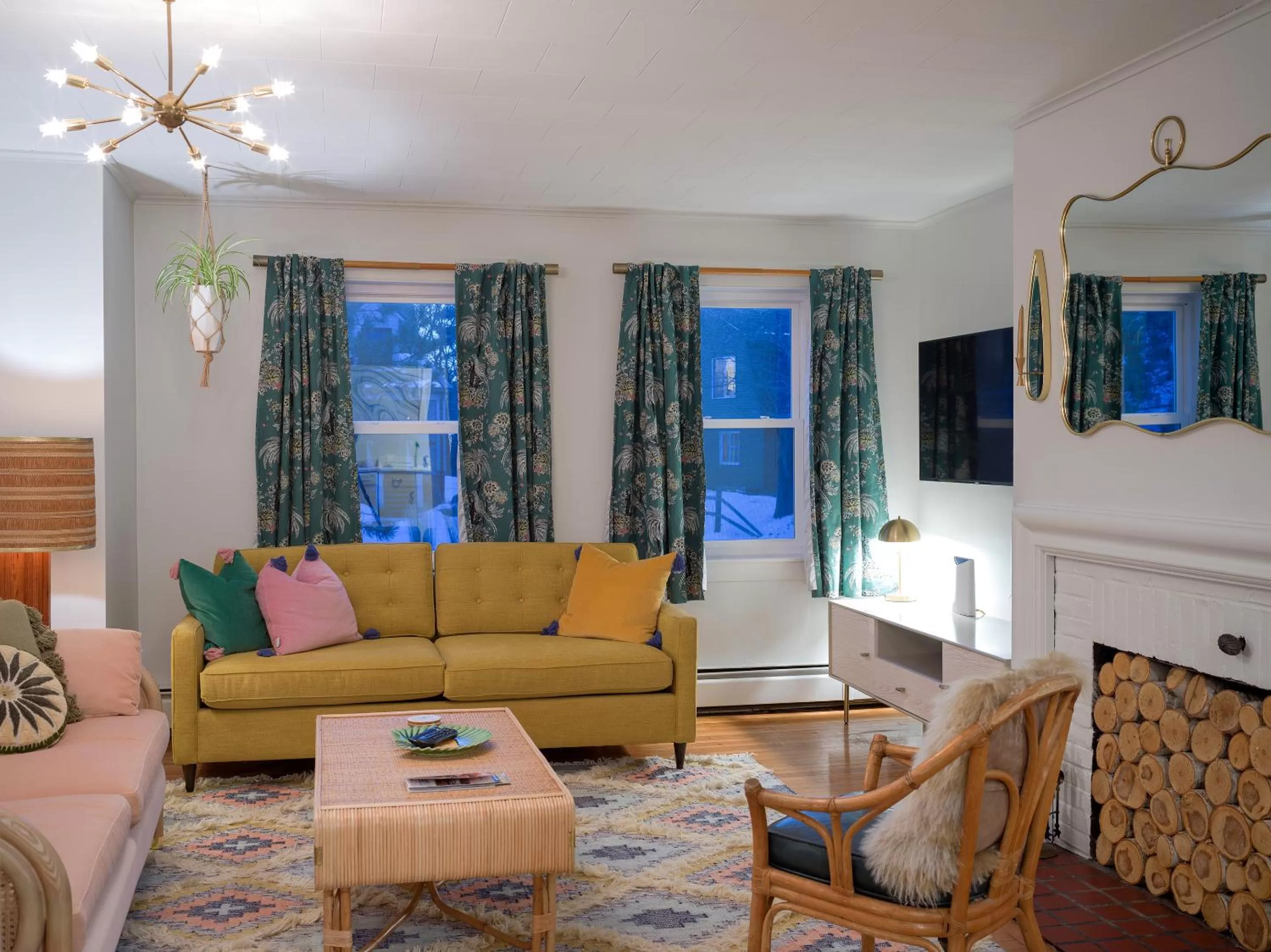 Living room, Seating Area in RYE MOTOR INN - An Adults Only Hotel