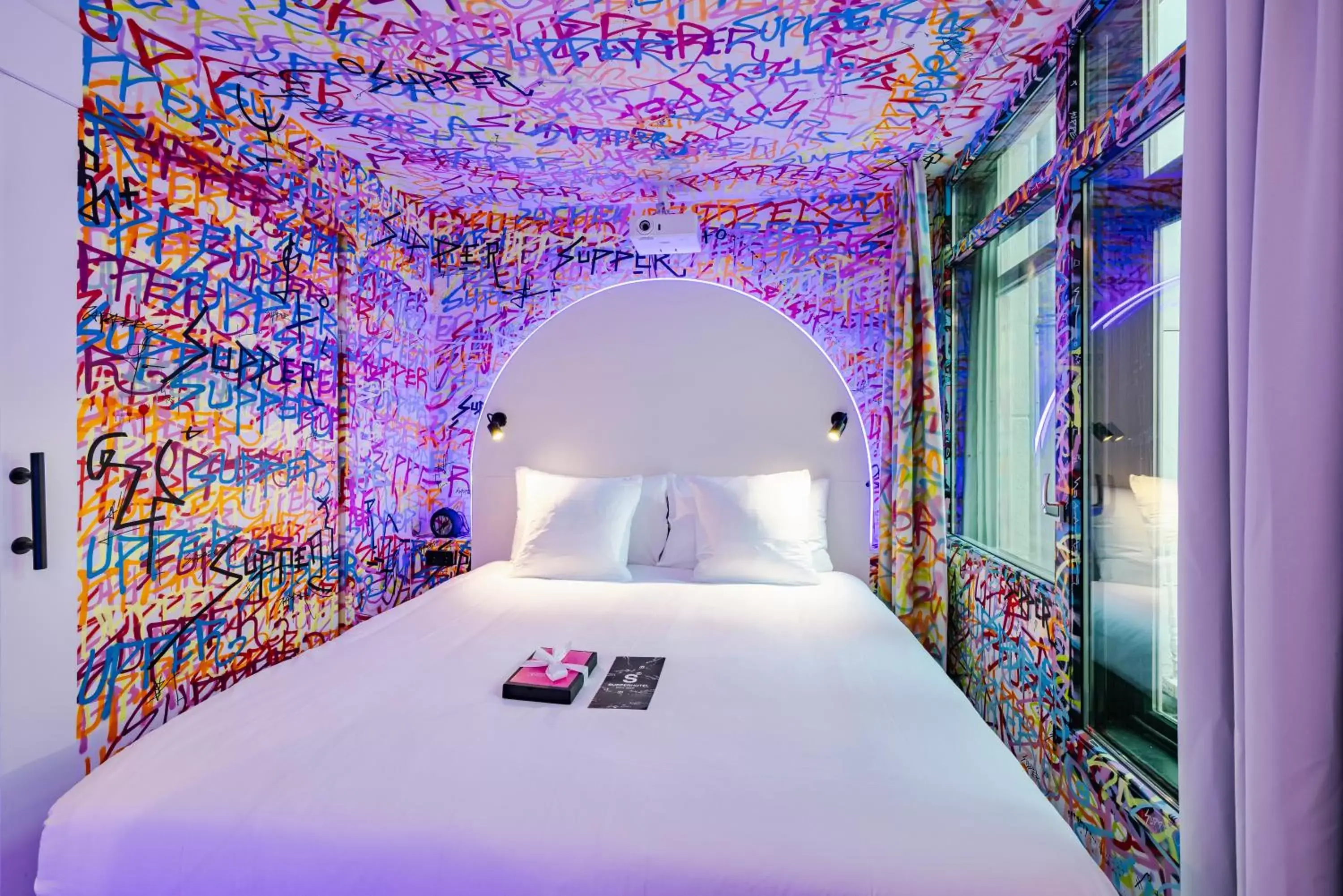 Art Suite in SUPPER Hotel Art Suite in SUPPER Hotel