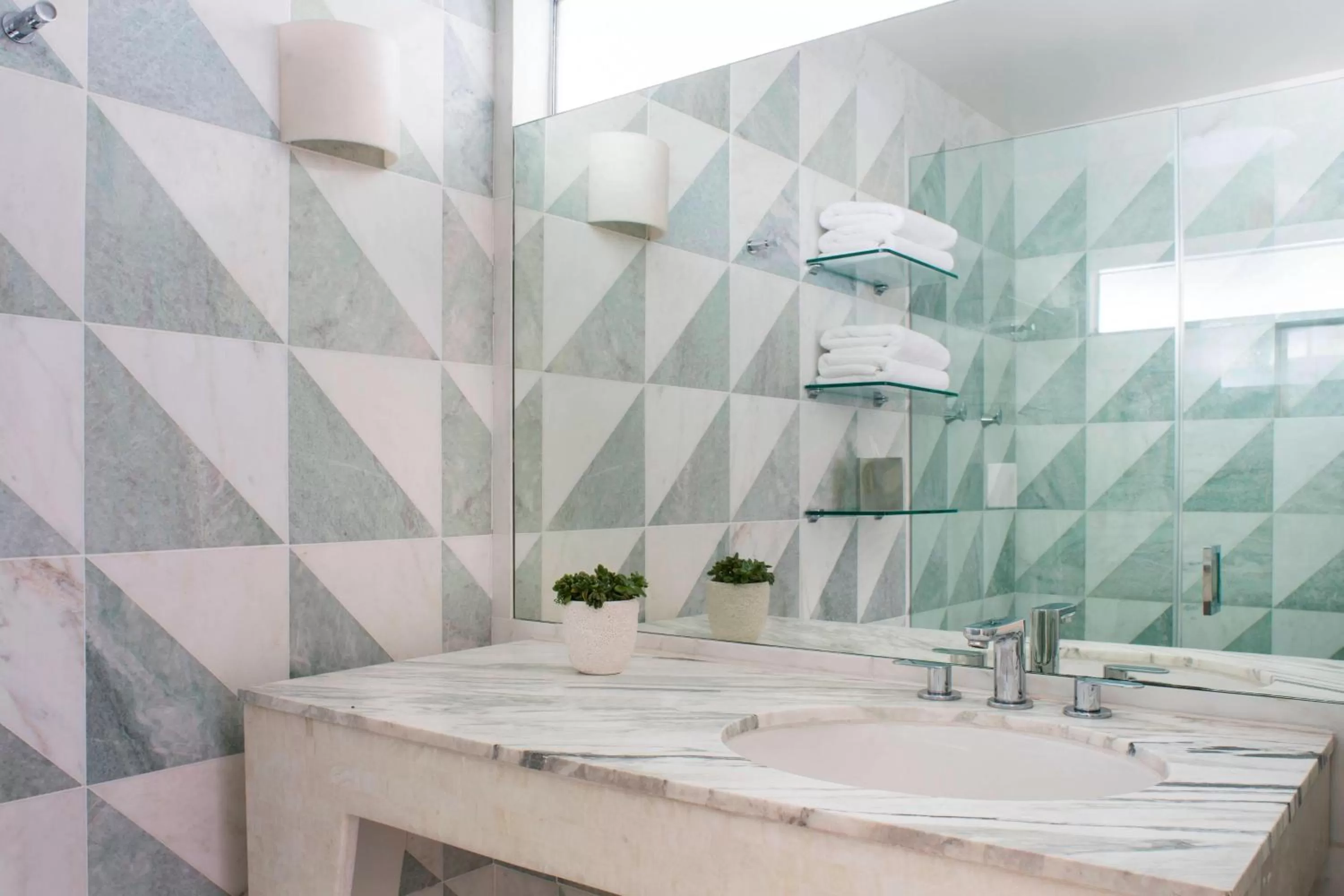 Photo of the whole room in Avalon Hotel Beverly Hills, a Member of Design Hotels