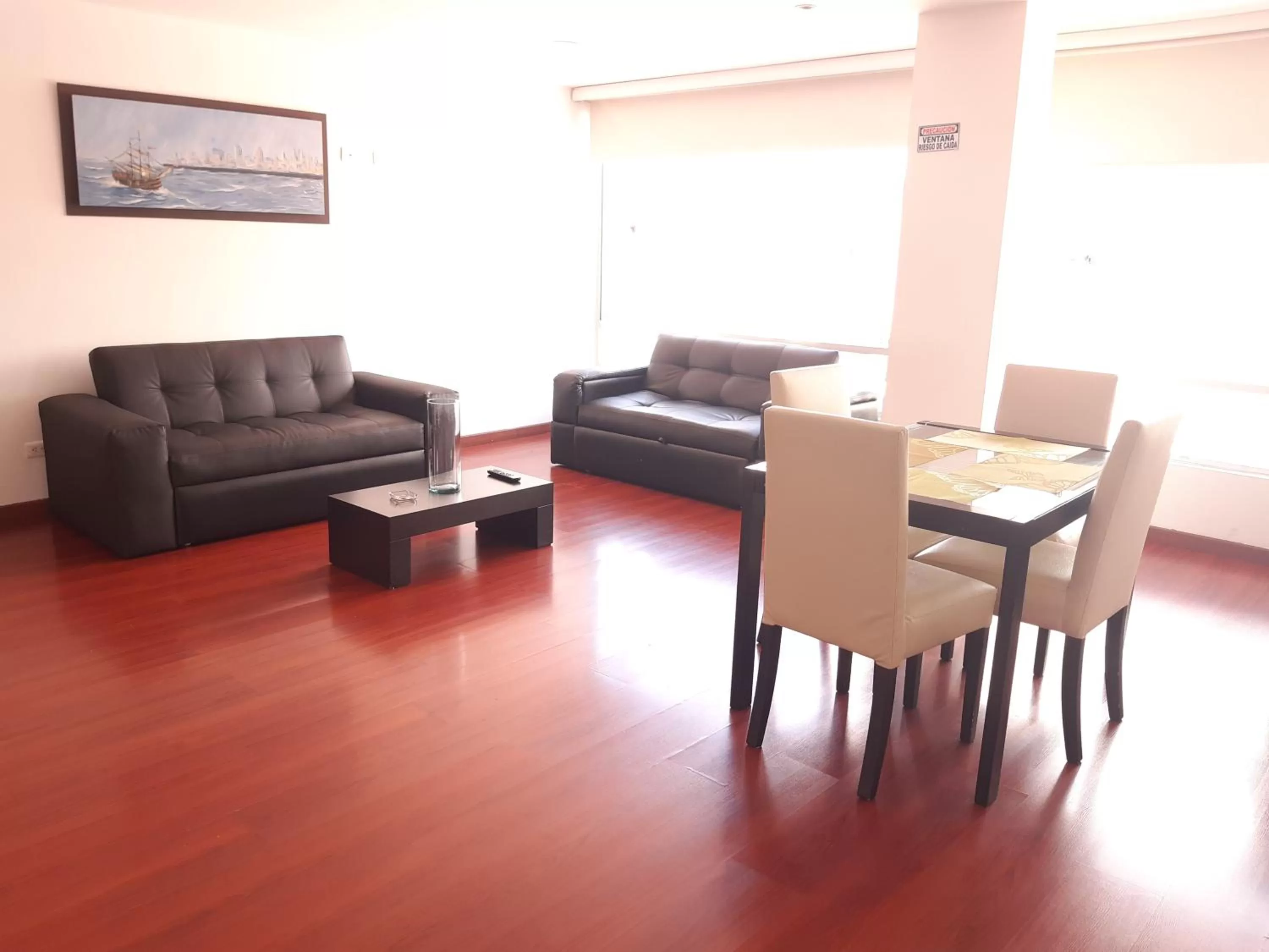 Dining Area in Apartasuites Plaza Modelia