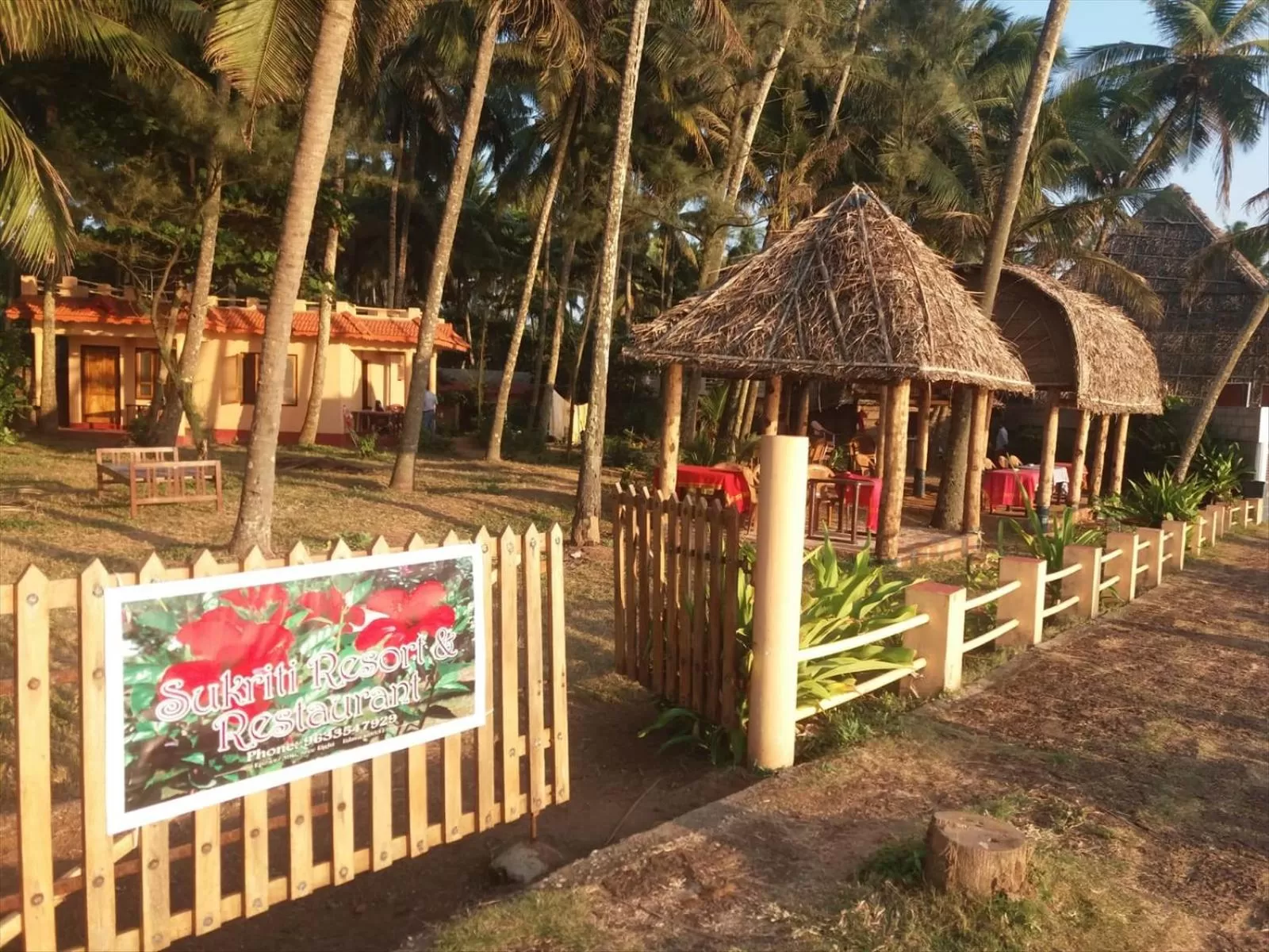 Restaurant/places to eat in Sukriti beach Resort