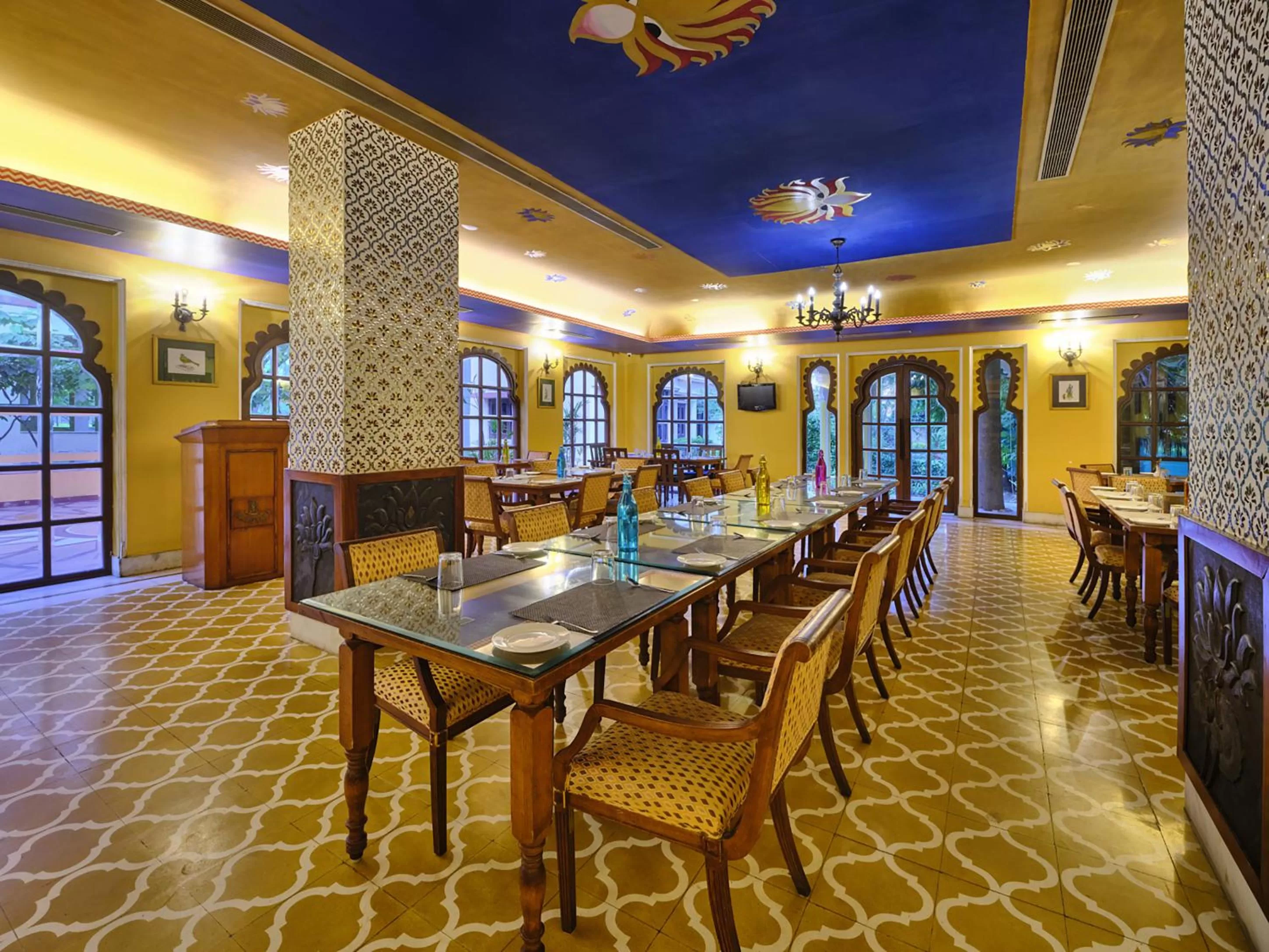 Restaurant/places to eat in jüSTa Rajputana Resort & Convention Centre, Udaipur