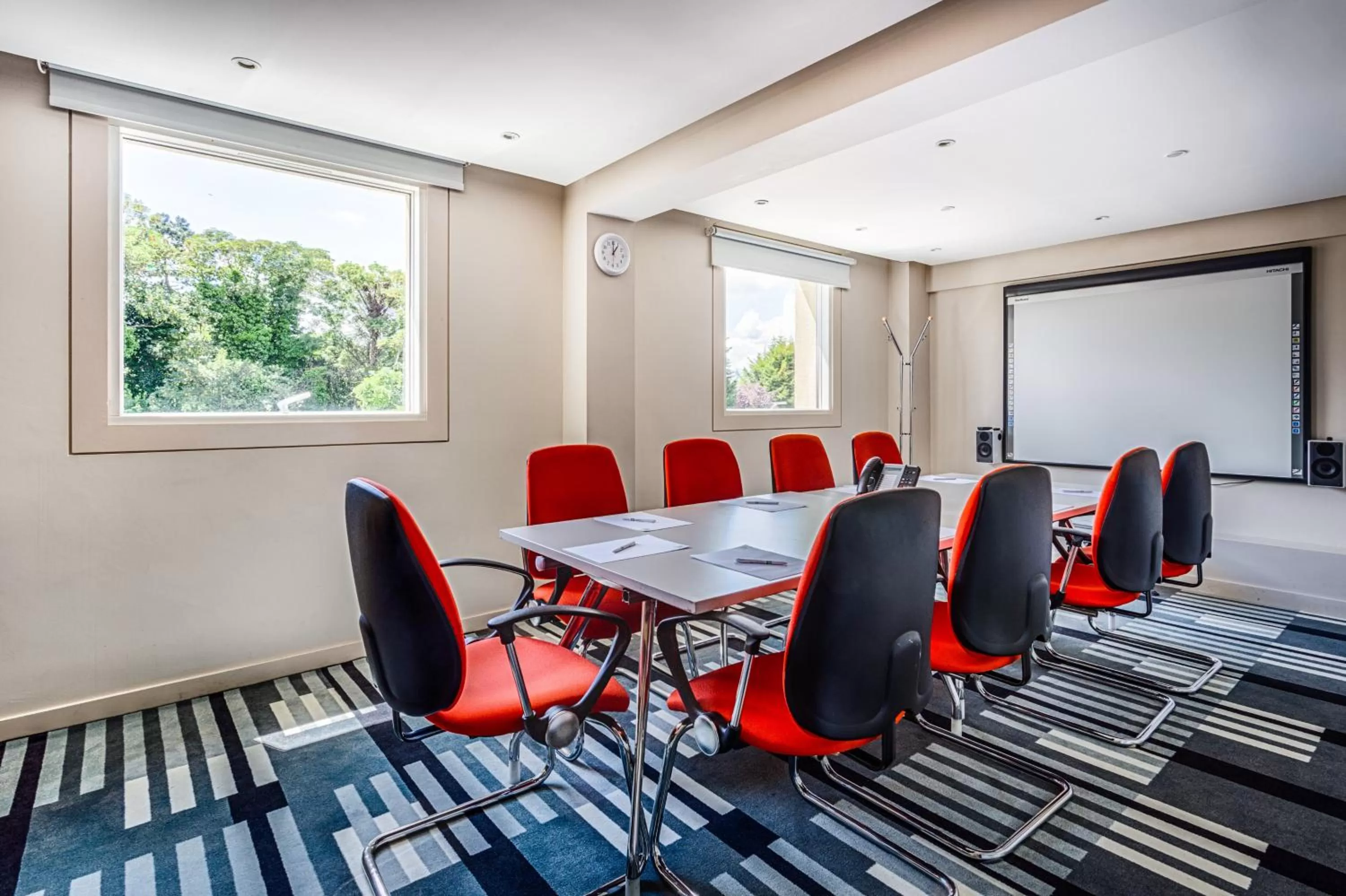 Meeting/conference room in Holiday Inn Sittingbourne by IHG