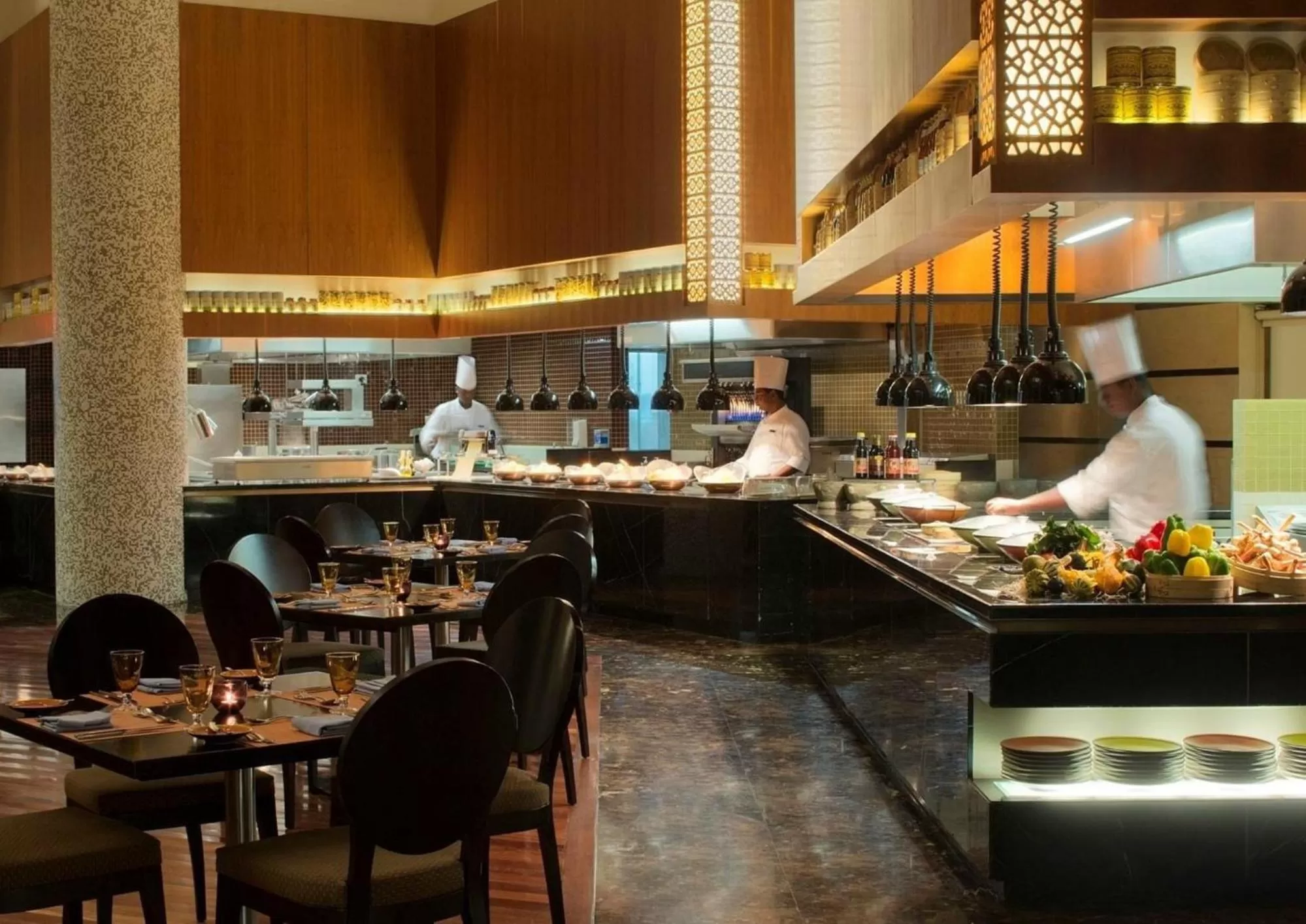 Restaurant/places to eat in Emaar Residences Dubai Marina by Qstay - formerly Address Dubai Marina
