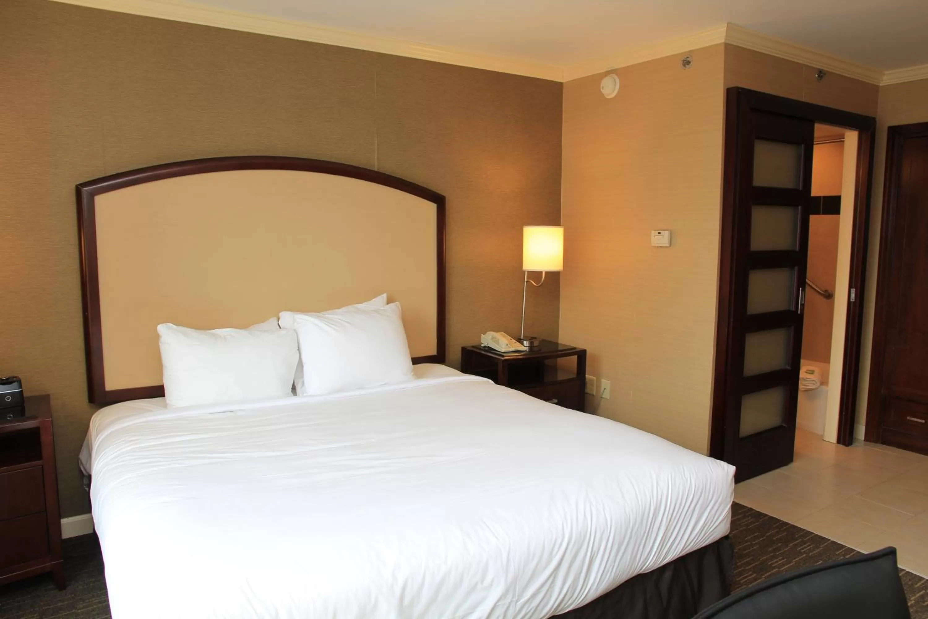 Bedroom, Bed in Wyndham Grand Pittsburgh