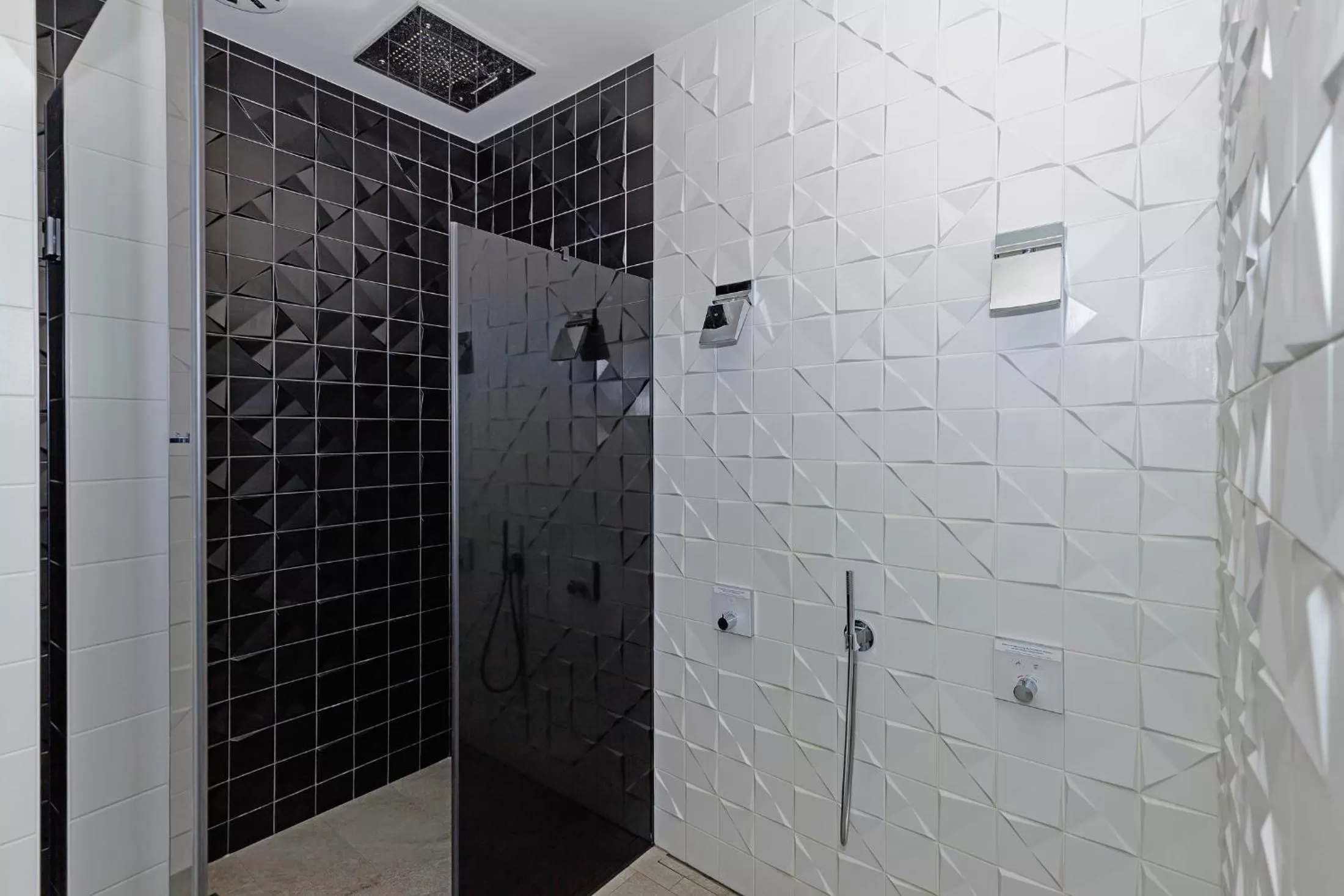 Spa and wellness centre/facilities in Aparthotel Waterkant Suites - Fewos am Meer mit SPA