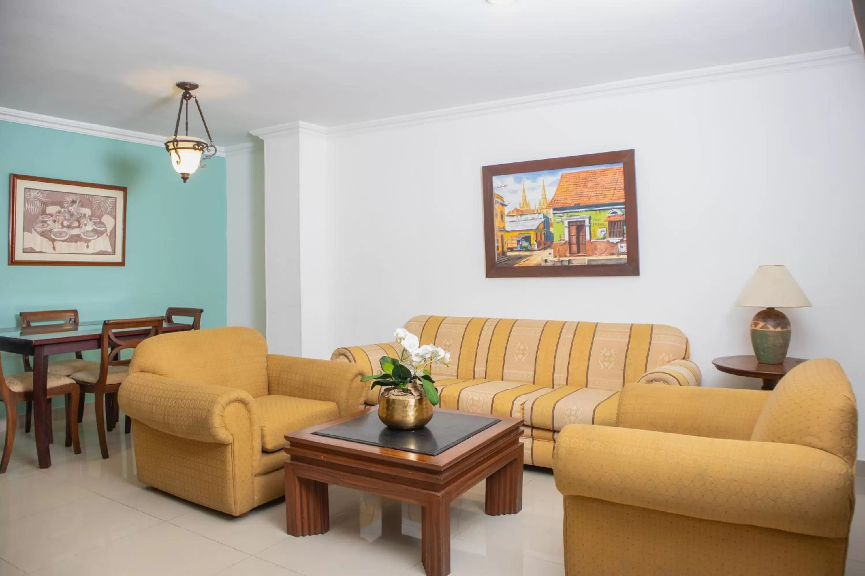 Living room in Hotel Faranda Express Puerta Del Sol Barranquilla, A Member of Radisson Individuals