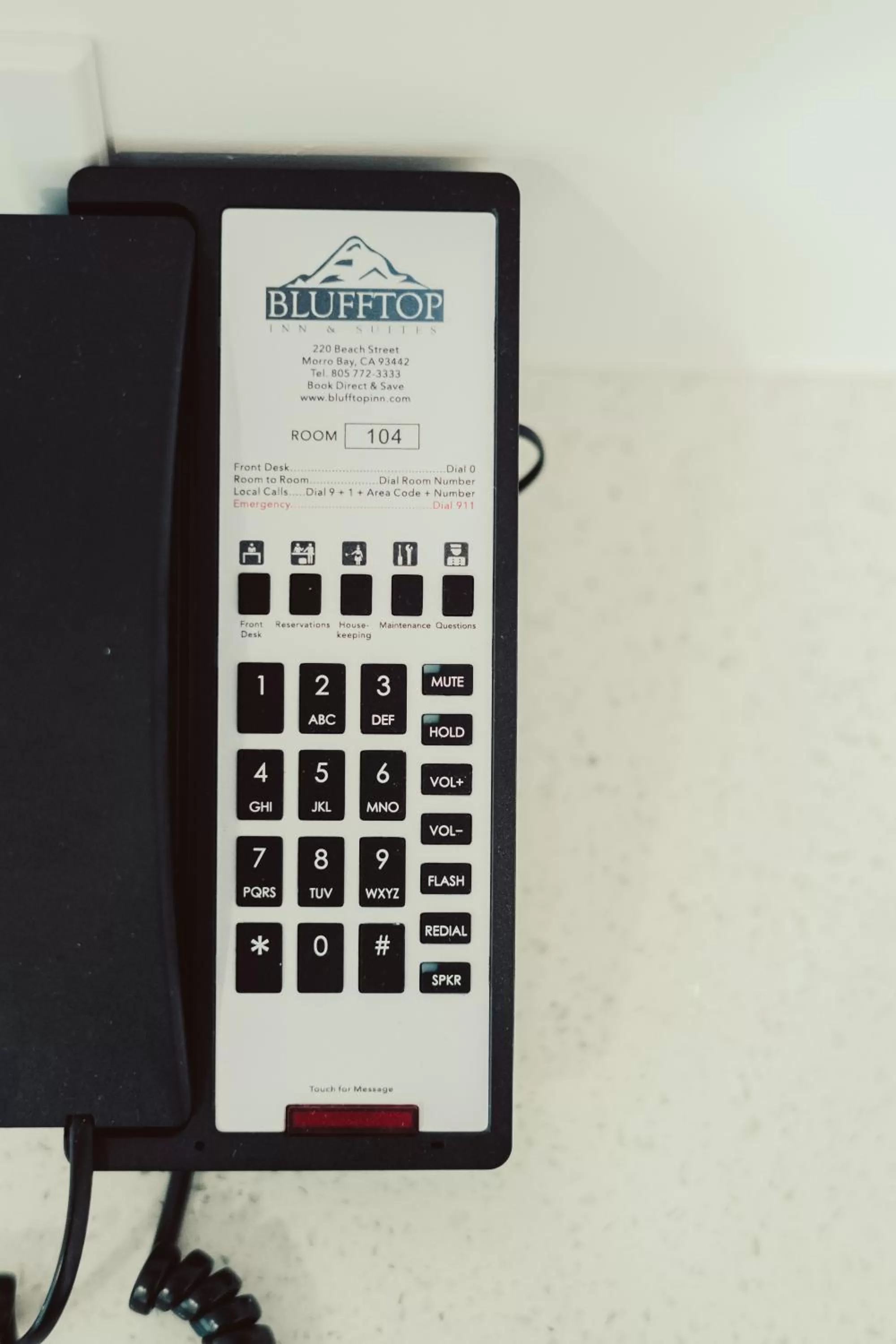 TV and multimedia in Blufftop Inn & Suites - Wharf/Restaurant District