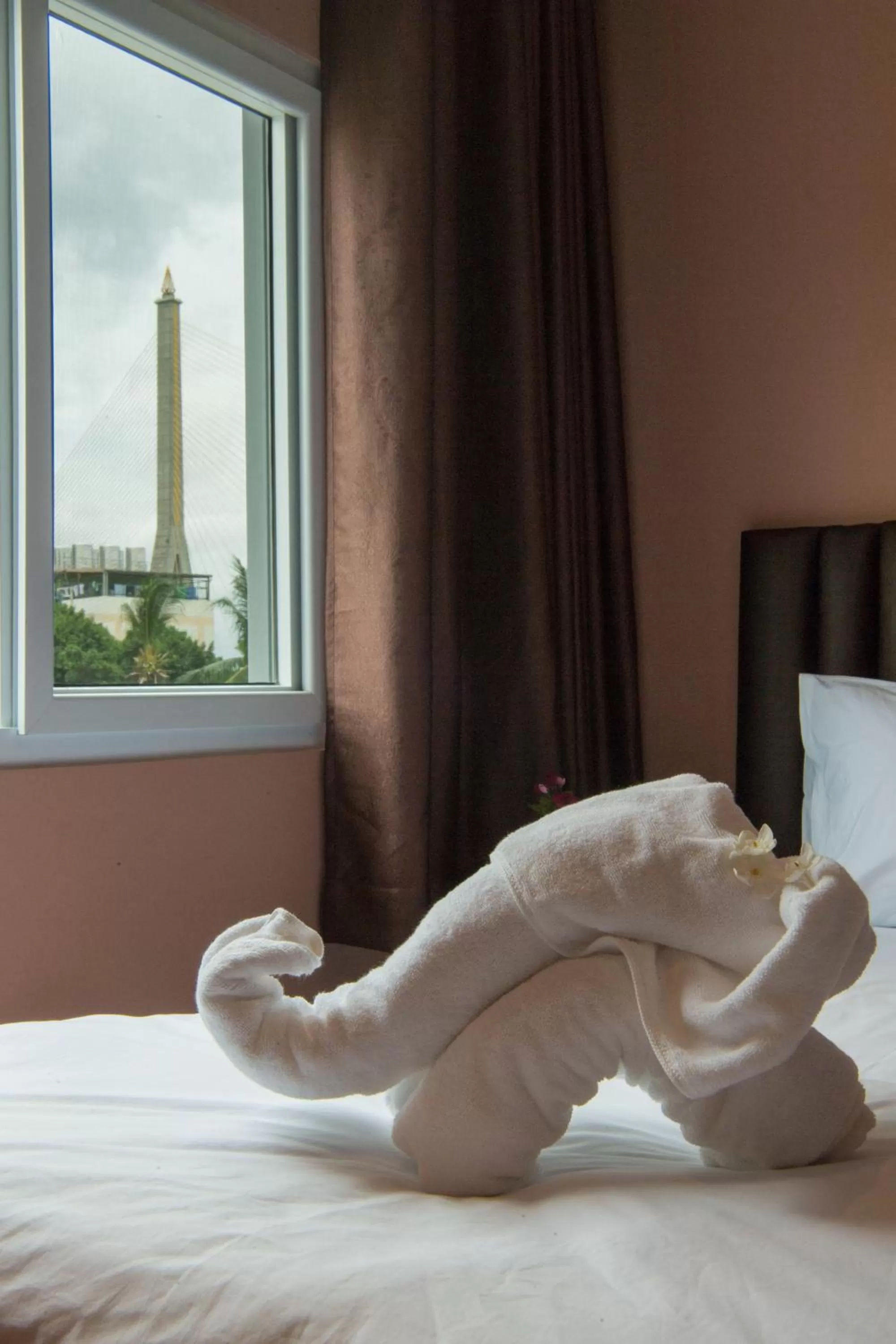 Bed in Let's Zzz Bangkok