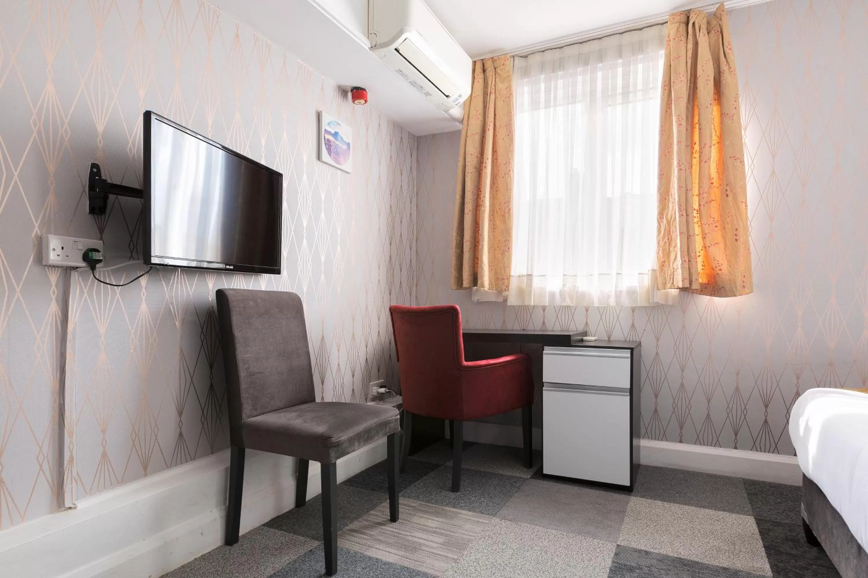 View (from property/room), Bed in Central Hoxton Shoreditch