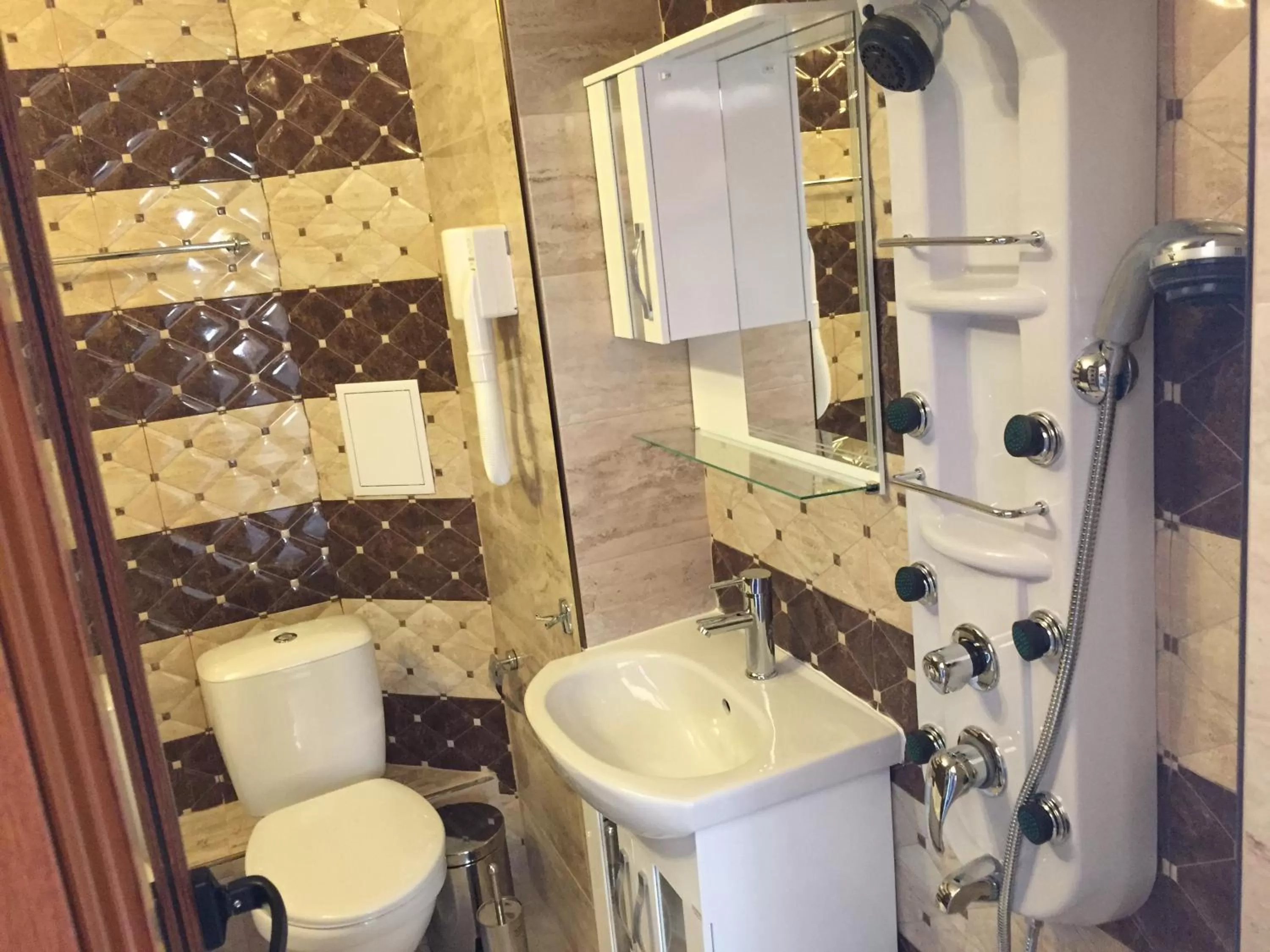 Bathroom in Family Hotel Malibu