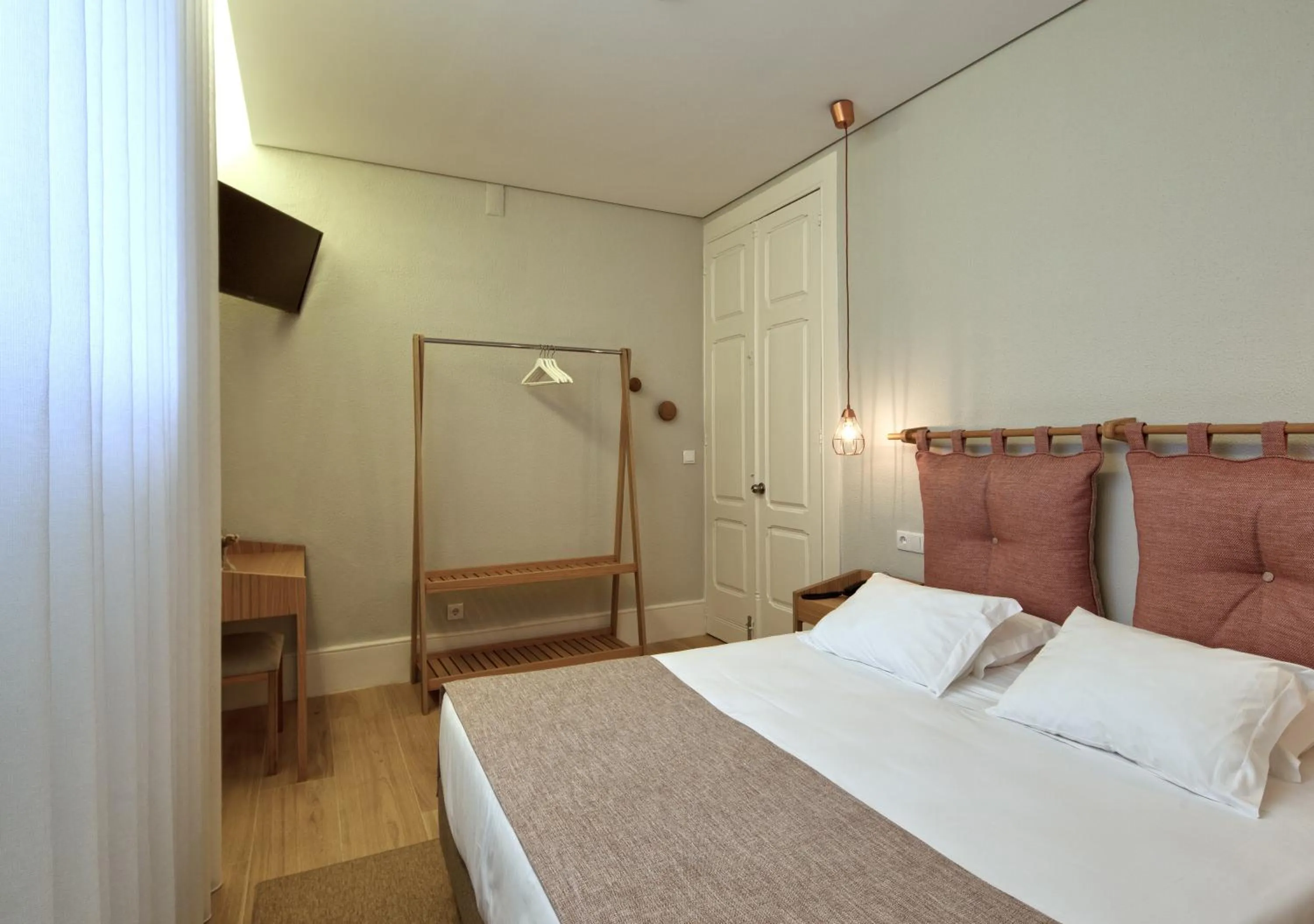 Bed in The Rex Hotel Porto