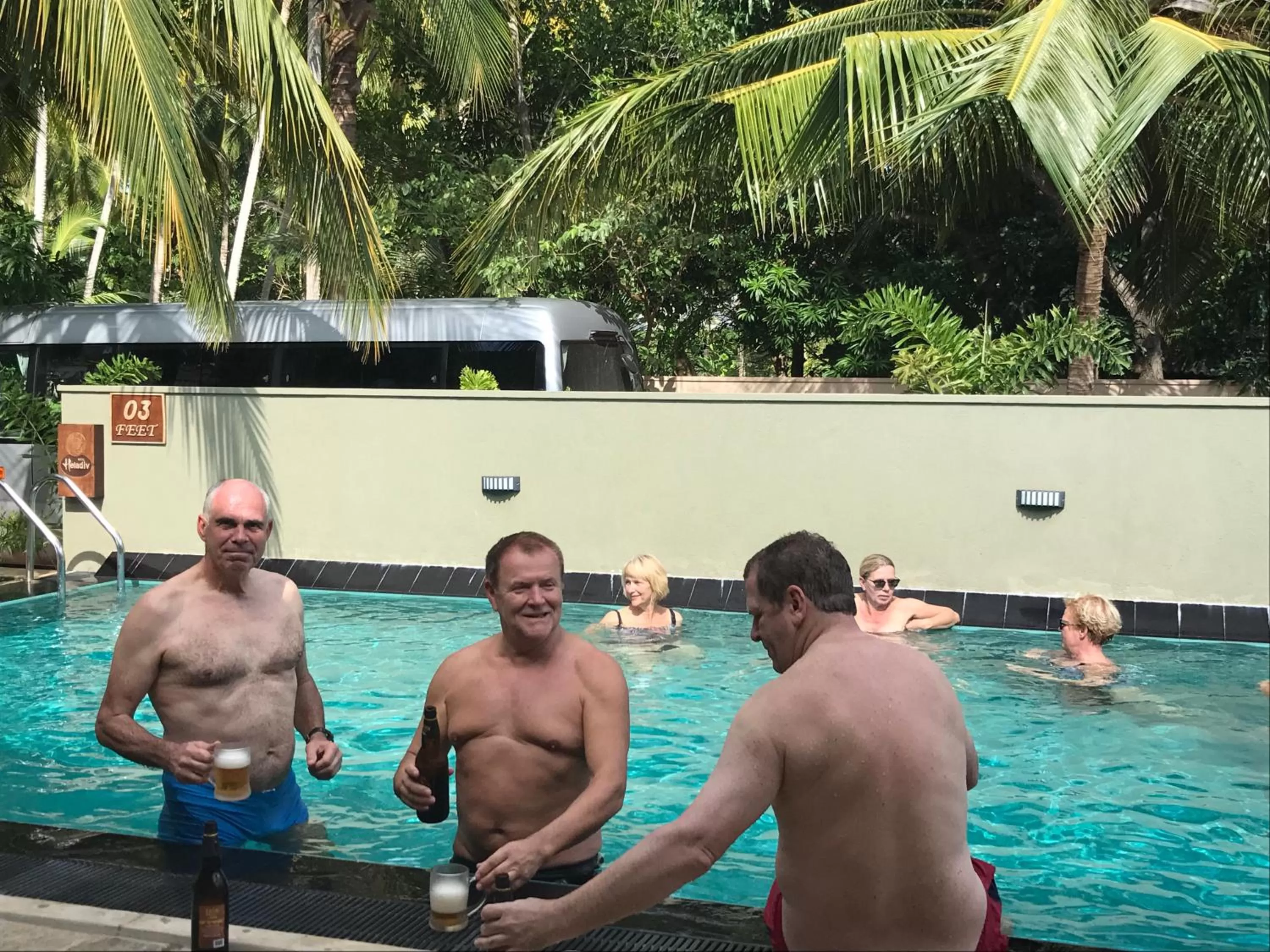 Swimming Pool in Hotel Heladiv