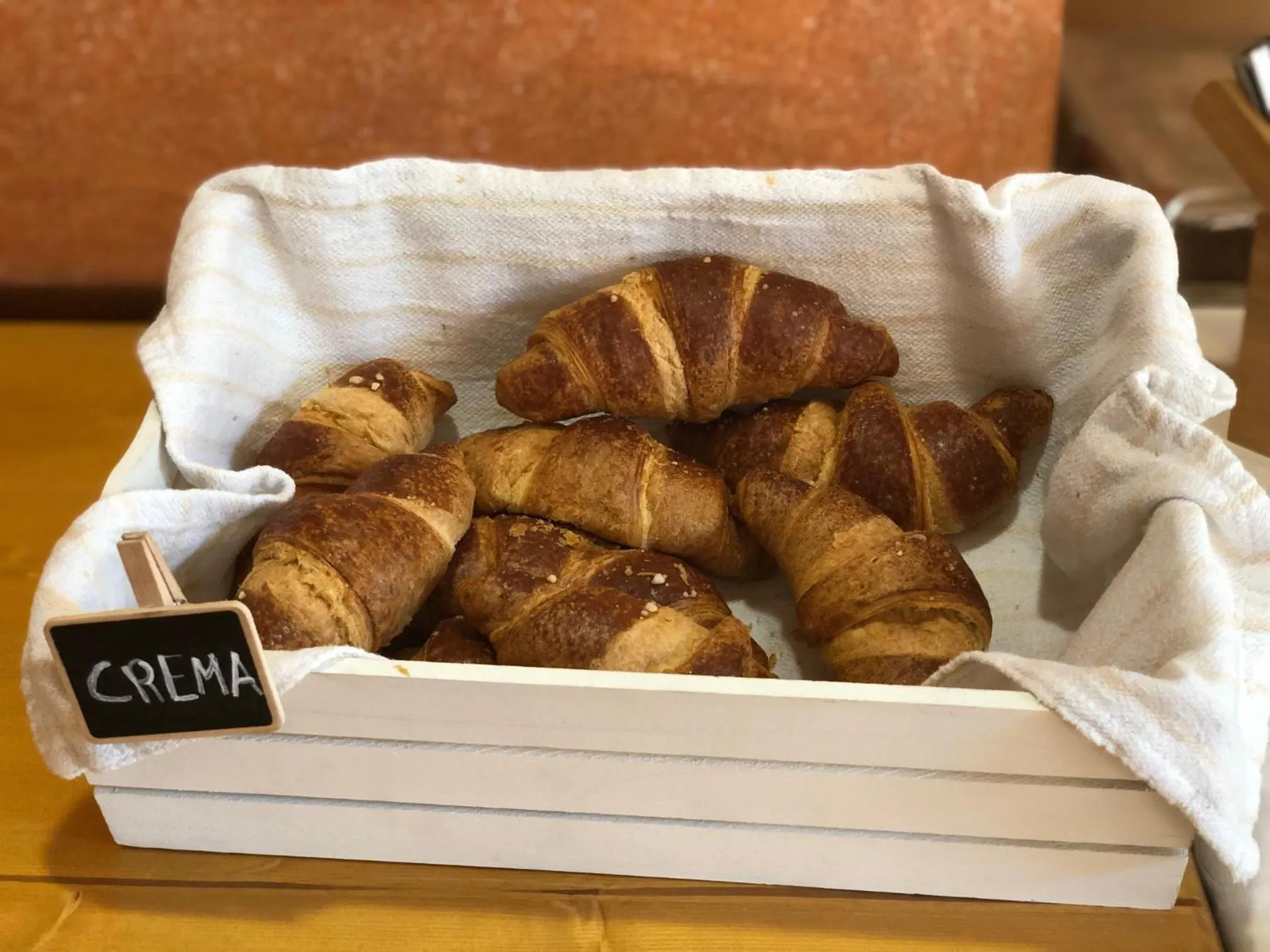 Buffet breakfast in Hotel Scaligero