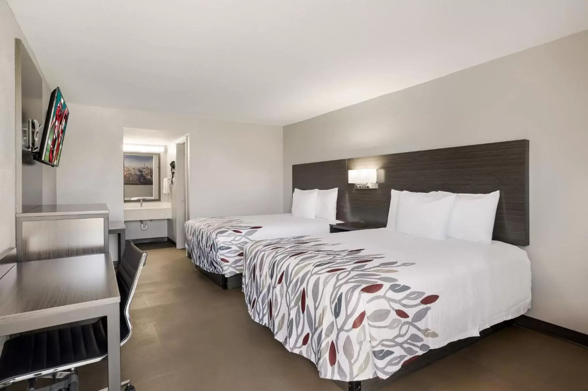 Standard Room with Two Queen Beds Smoking in Red Roof Inn Alexandria, LA Standard Room with Two Queen Beds Smoking in Red Roof Inn Alexandria, LA