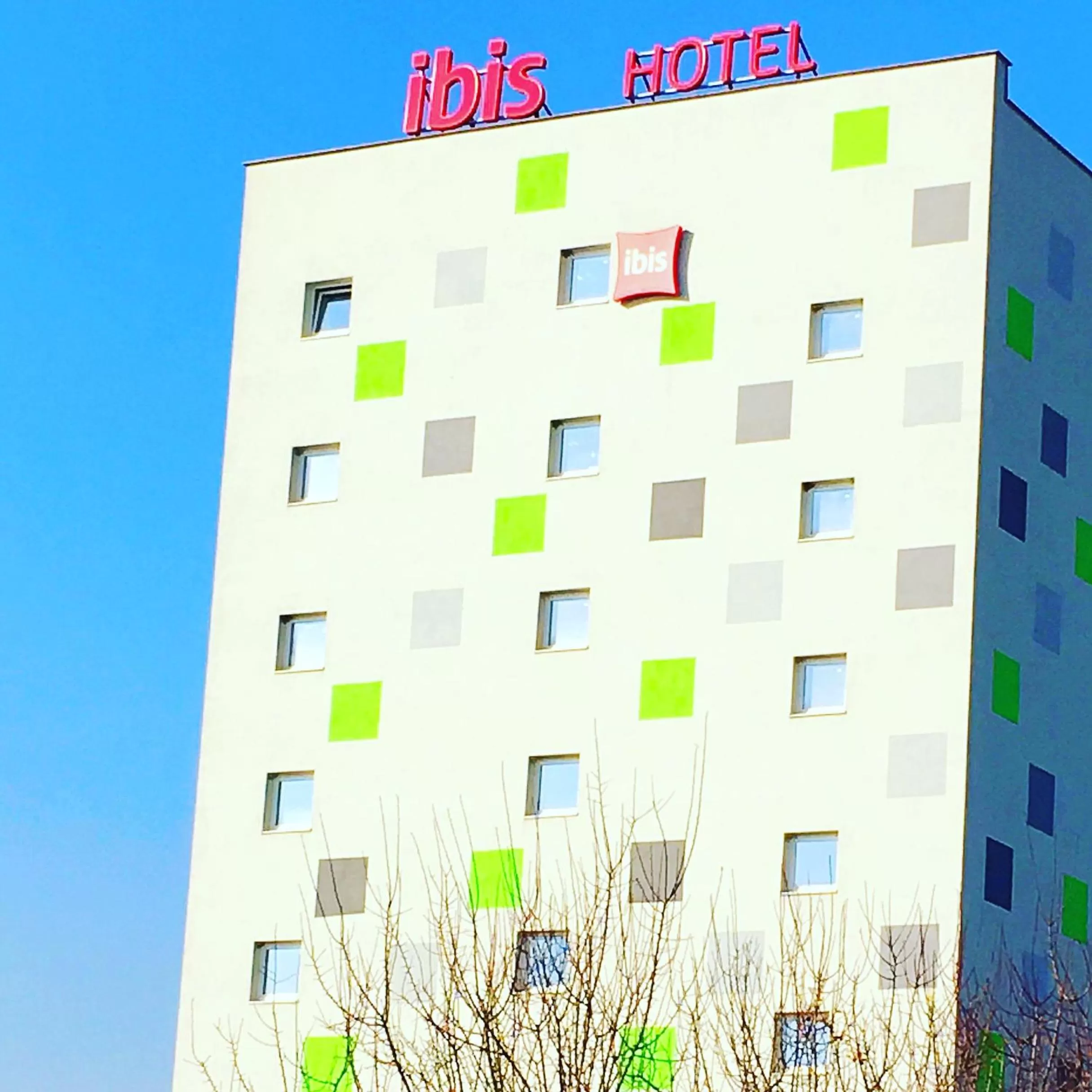 Facade/entrance in Ibis Sofia Airport Hotel