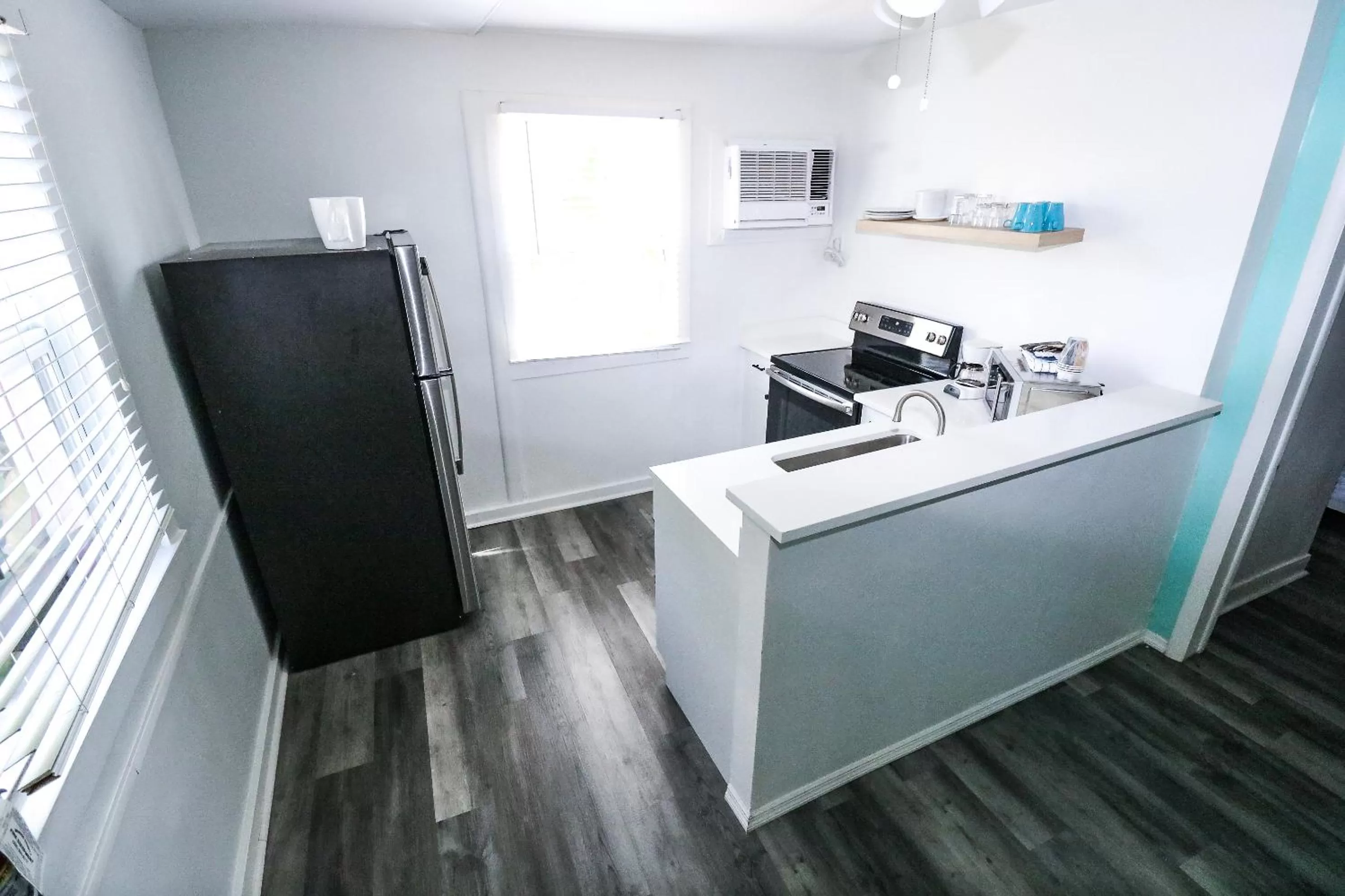 Kitchen or kitchenette in Drop Anchor Resort & Marina