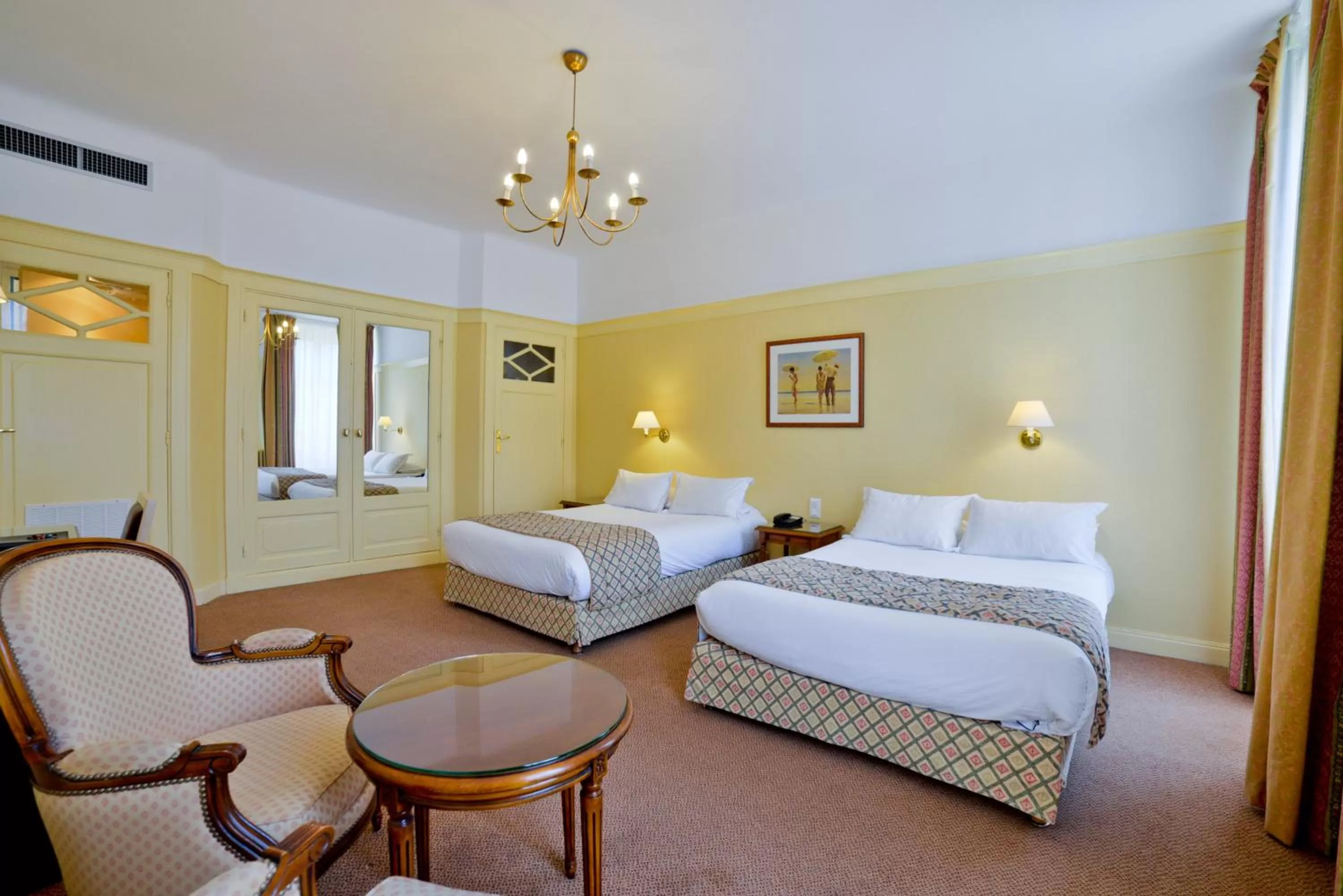 Photo of the whole room, Bed in Hôtel Mercure Bayonne Centre Le Grand Hotel