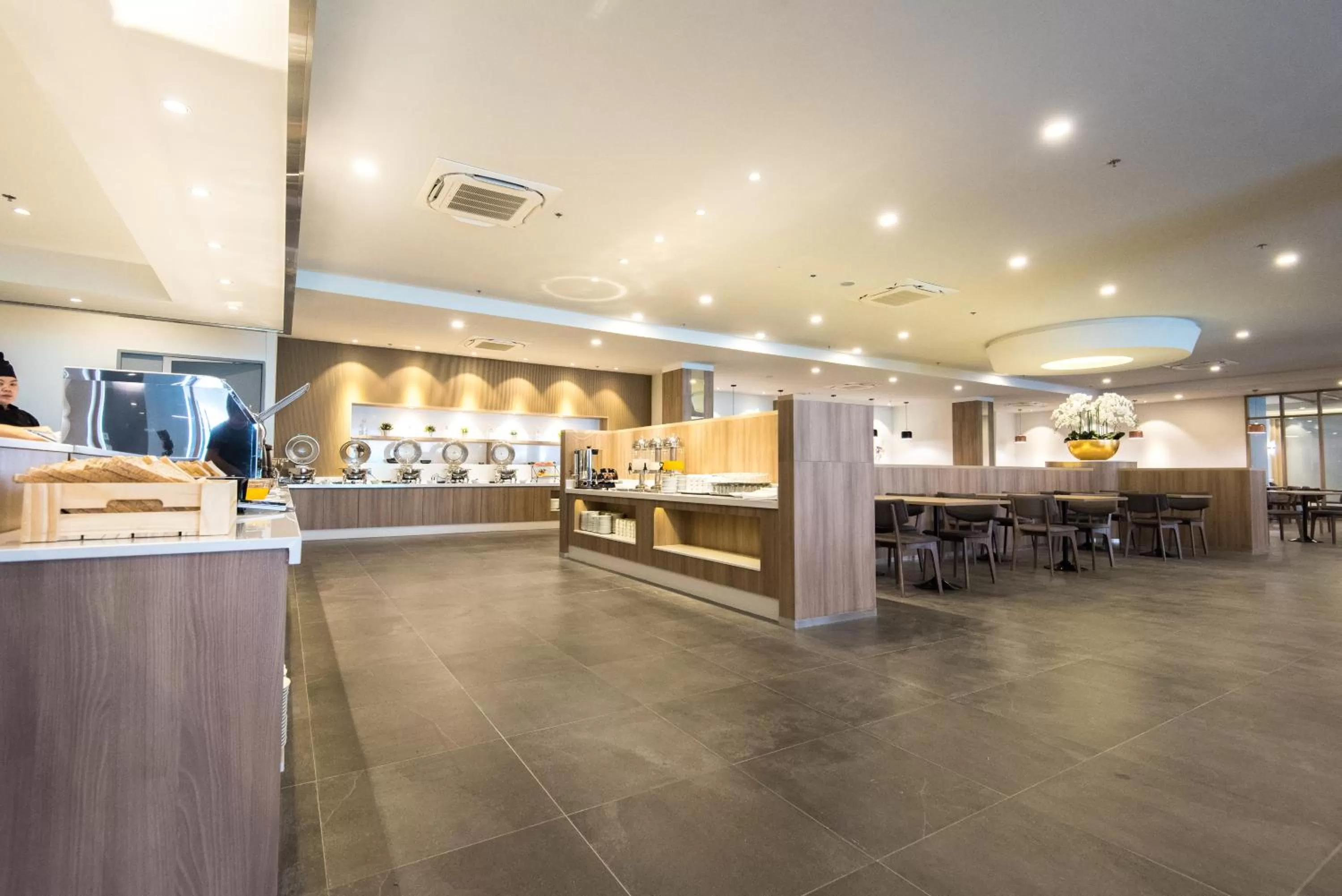 Food and drinks in Madison Bangkok Hotel