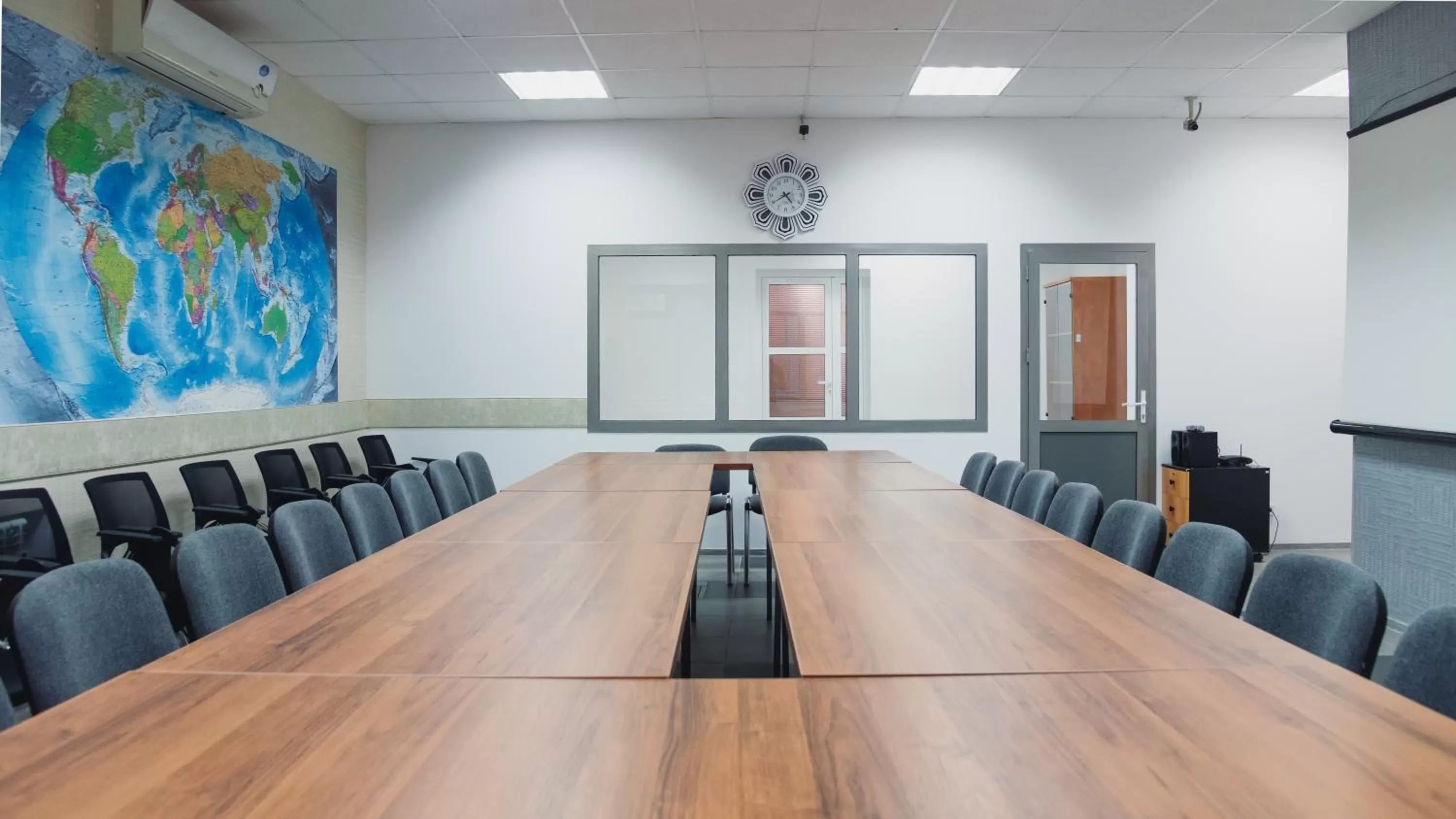 Business facilities in Aktobe Hotel