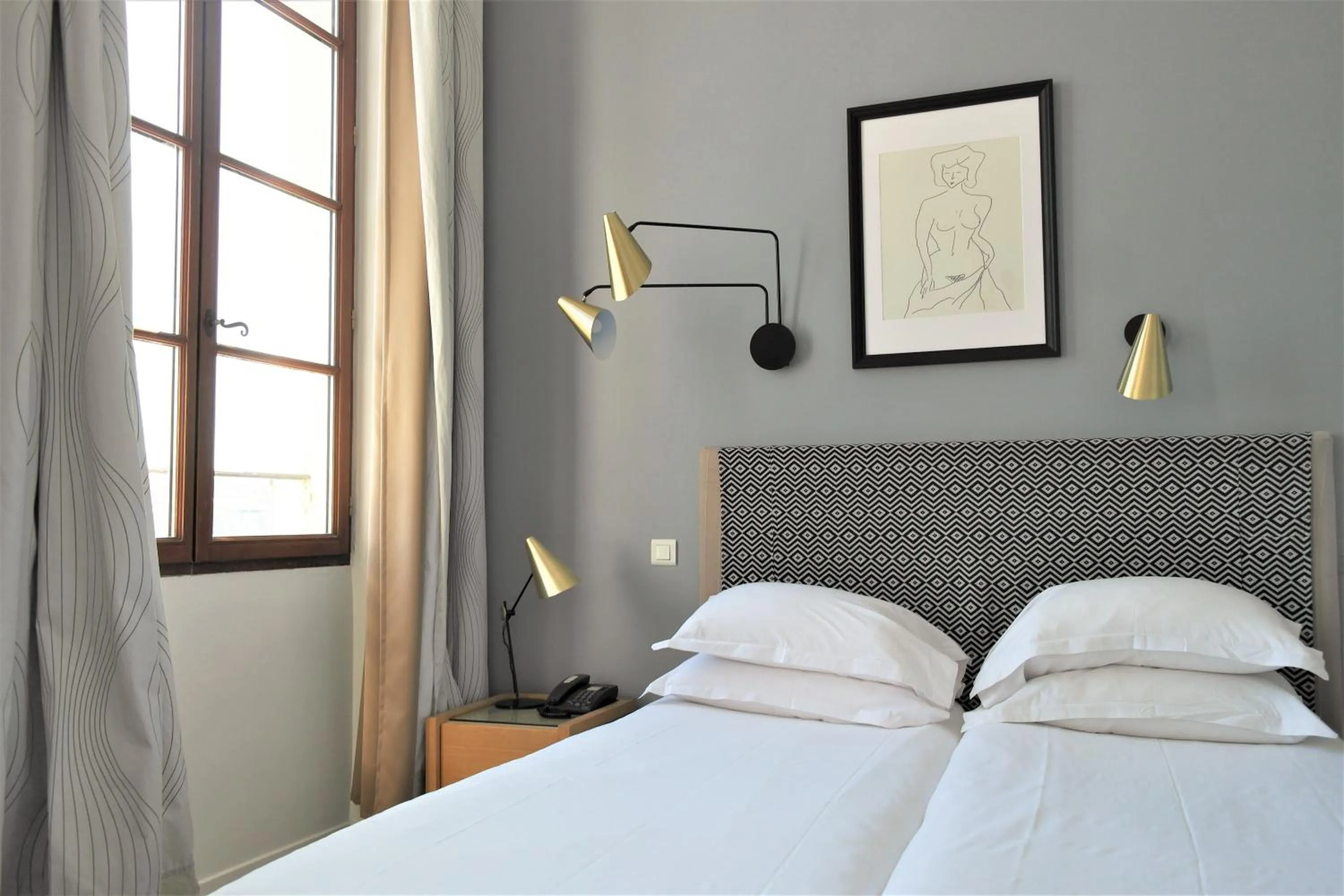 Bed in Hotel Belle-Vue Vieux-Port