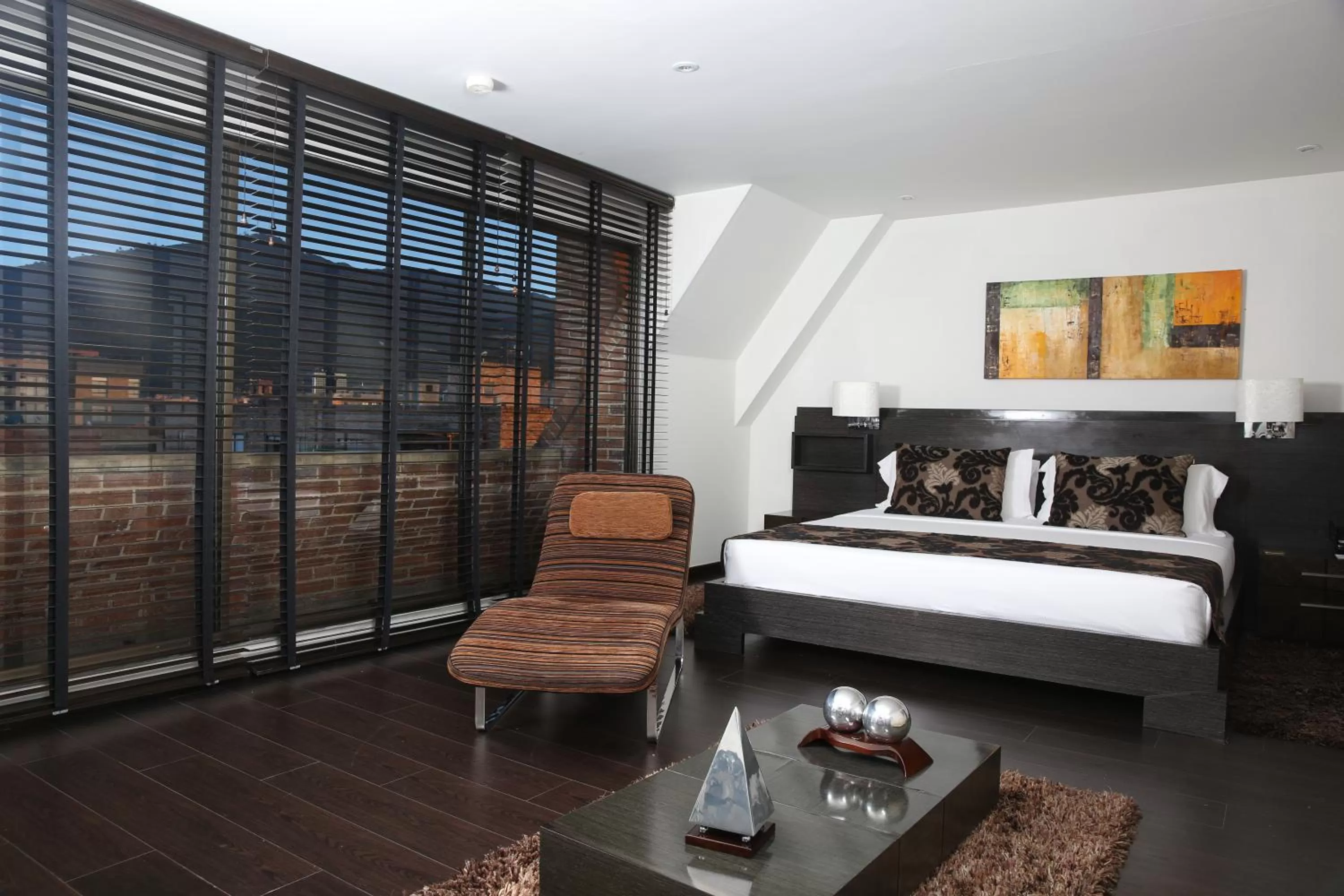 Photo of the whole room, Bed in Hotel Suites 108