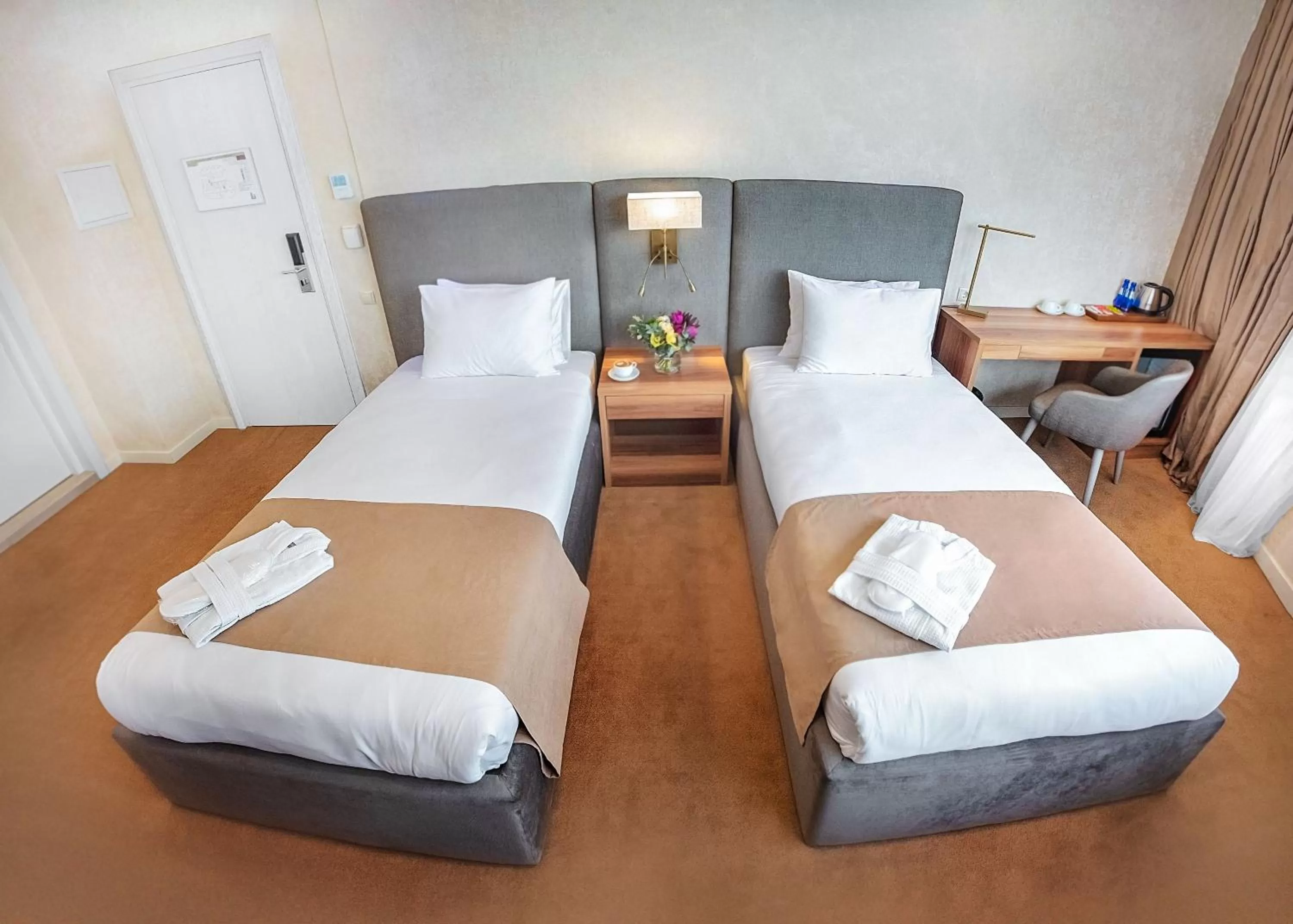 Bedroom, Bed in Meta Business Hotel By King David