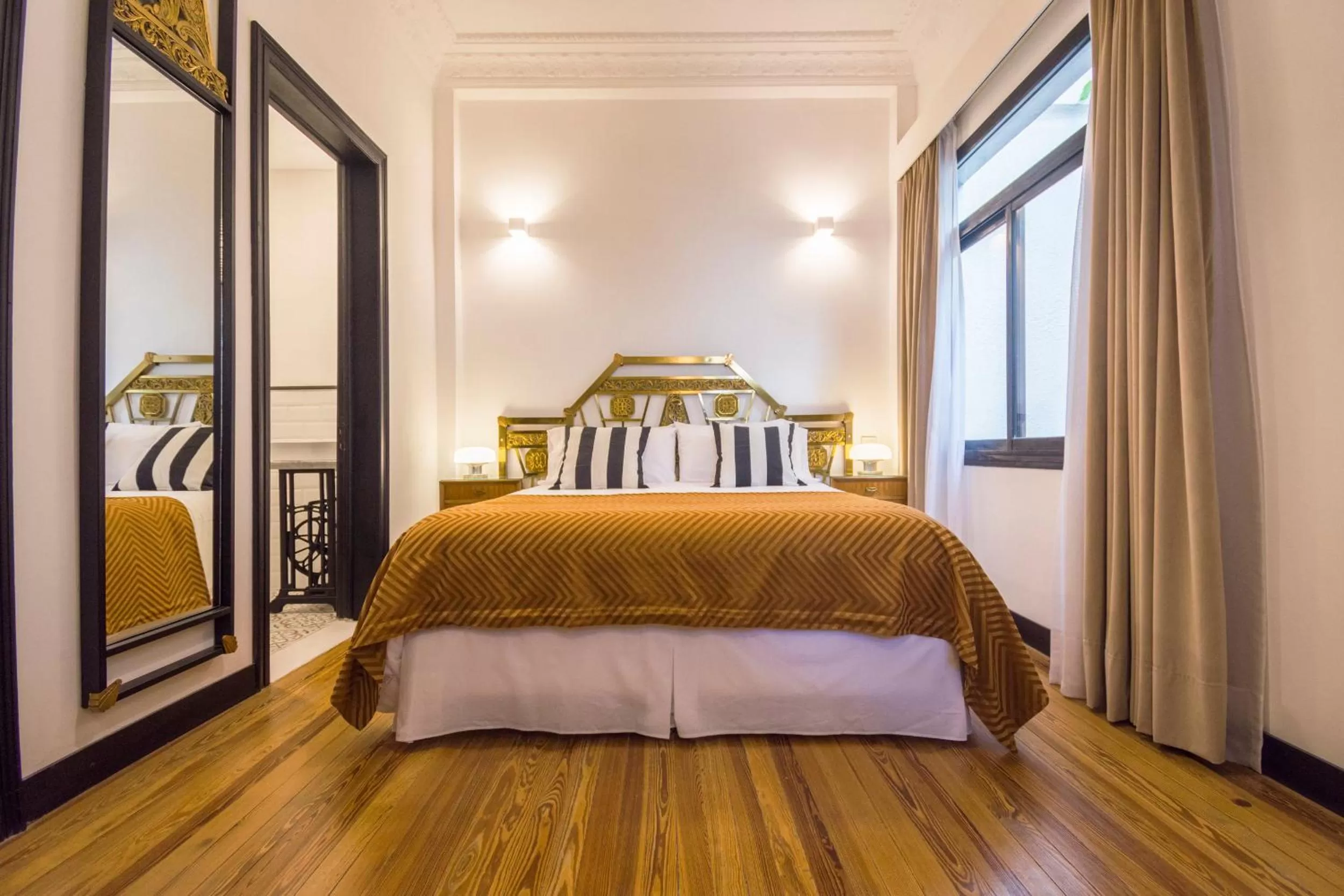 Bathroom, Bed in FAUNA Montevideo