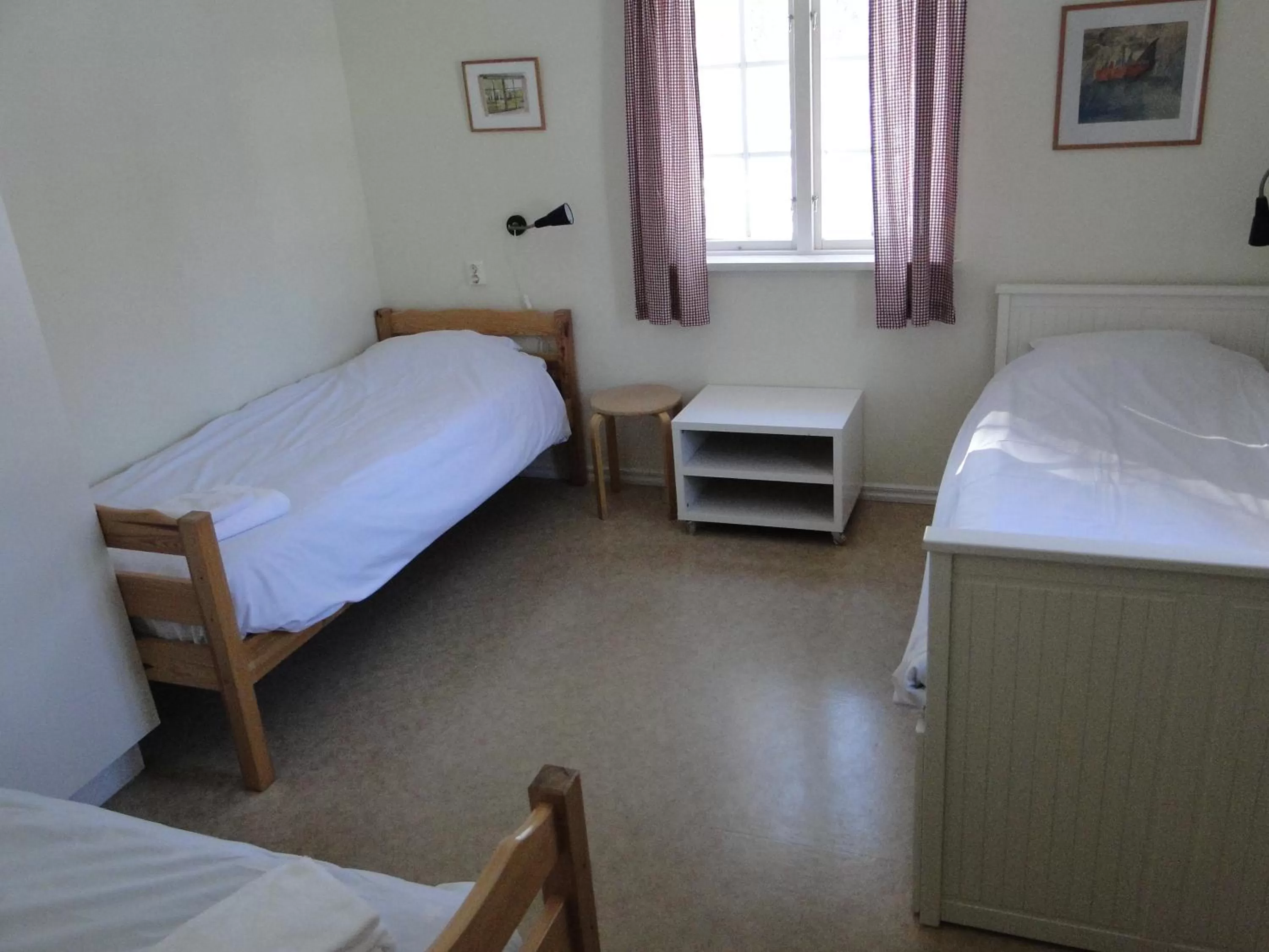 Bed in Sunne Hembygdsgård B&B