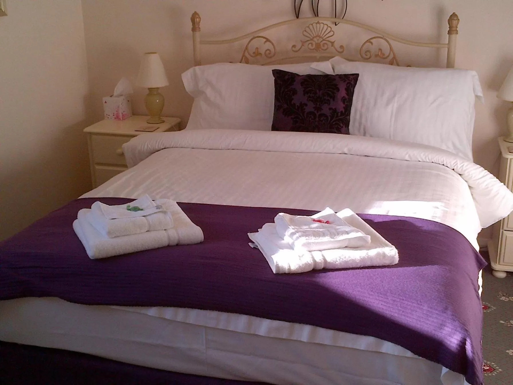 Bed in Grove House Hotel