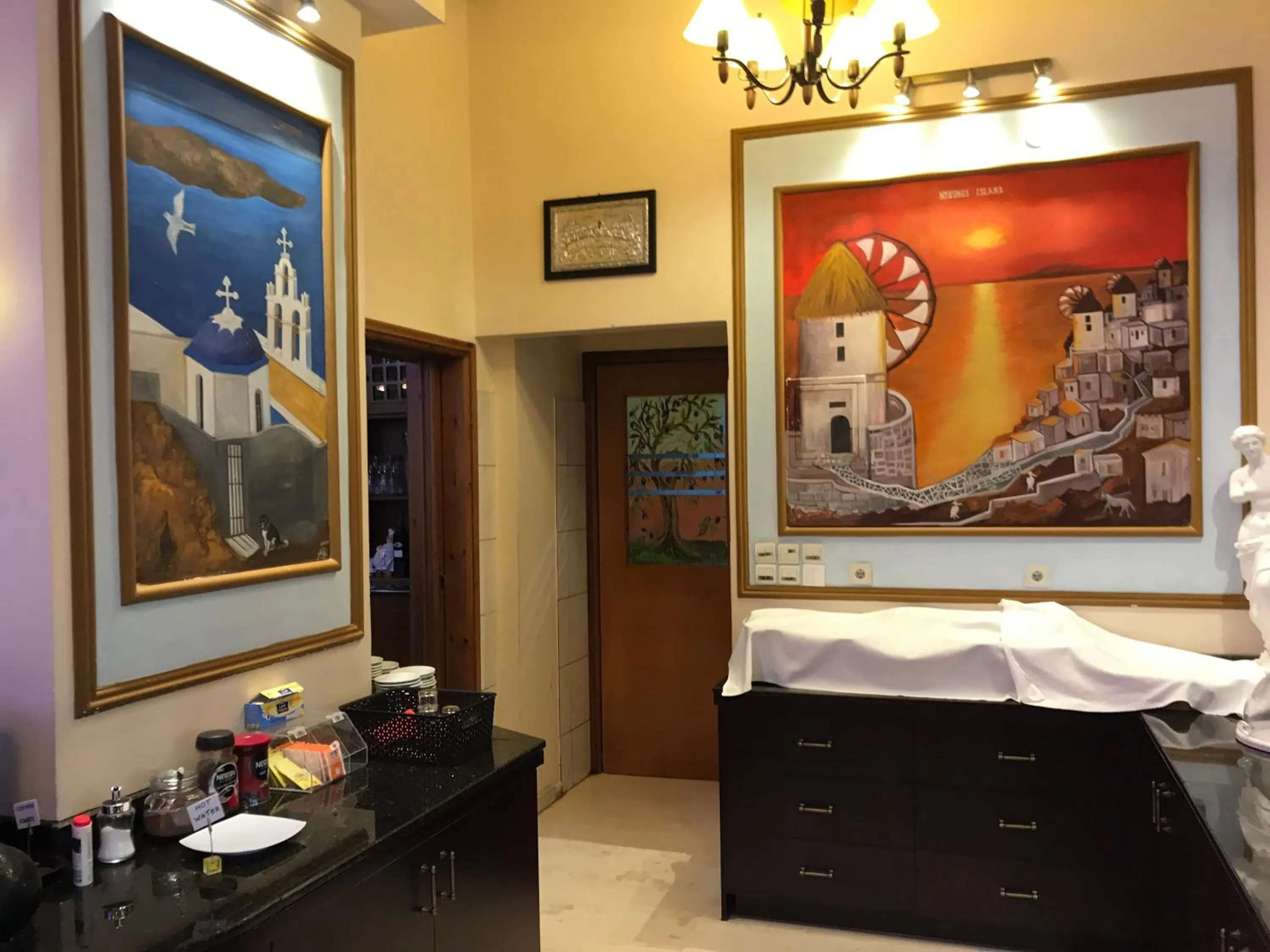 Bed in Hotel Kosta Famissi