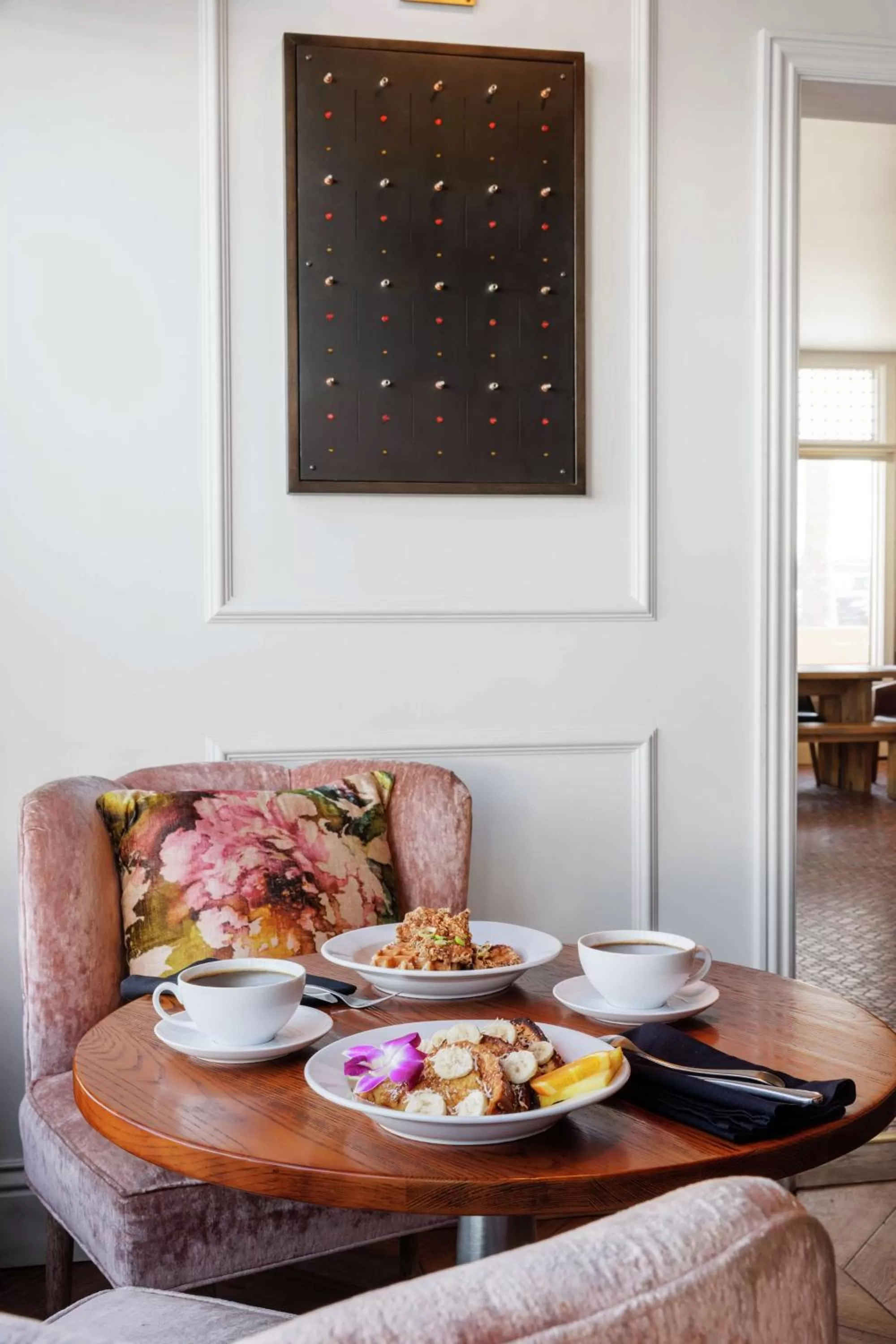 Dining area in The Fin Hotel, Tapestry Collection by Hilton