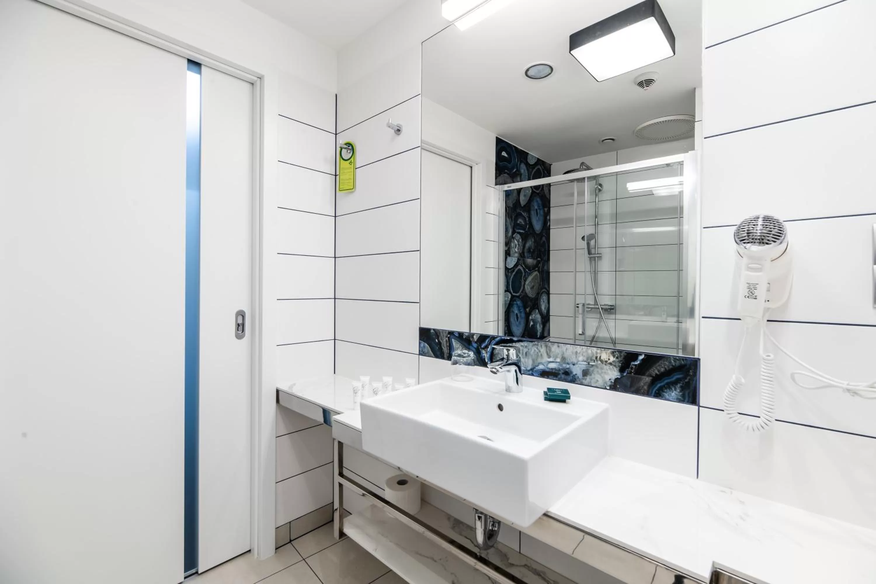 Shower in Hotel Perfect