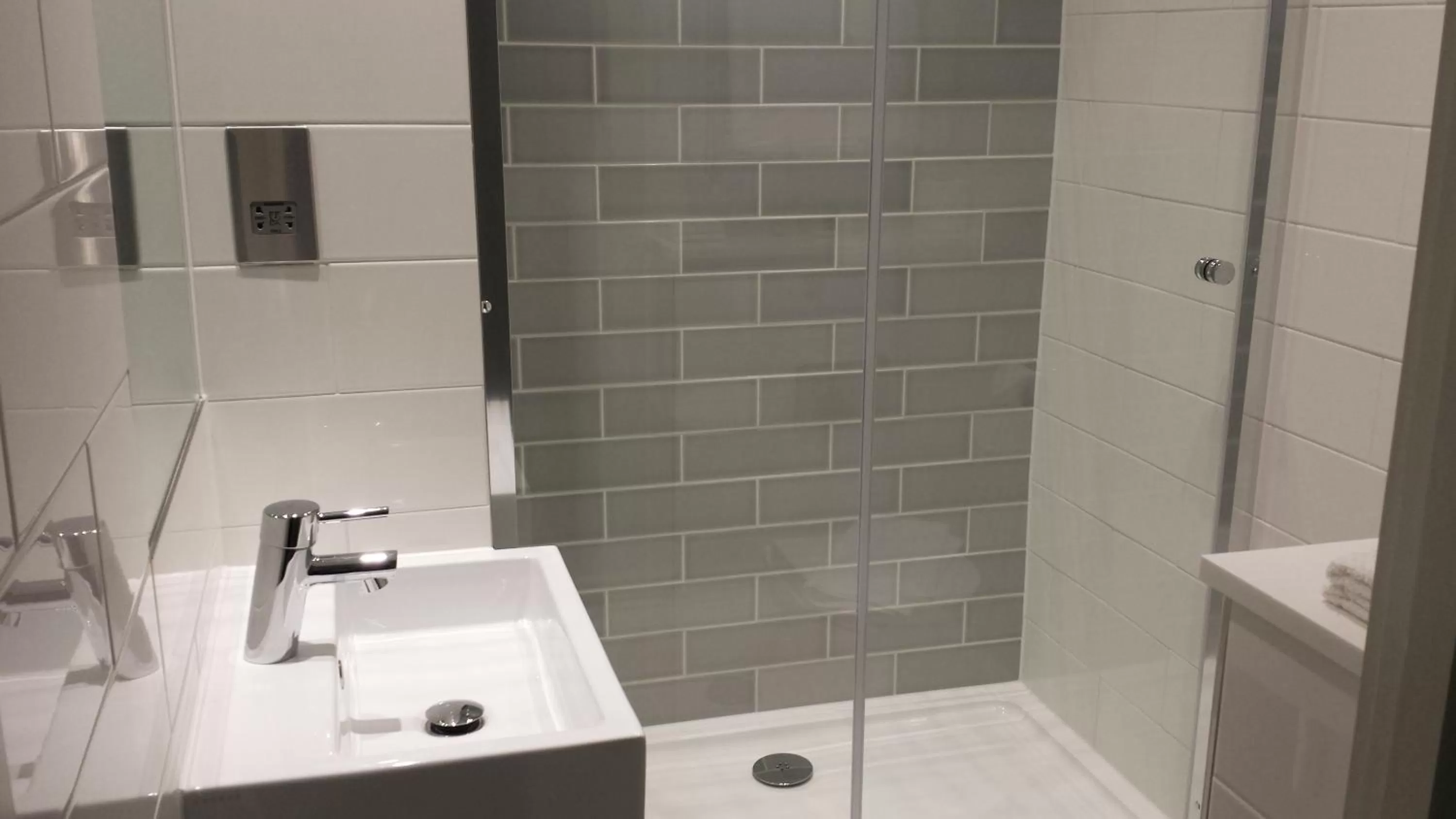 Shower in Signature Townhouse London Hyde Park