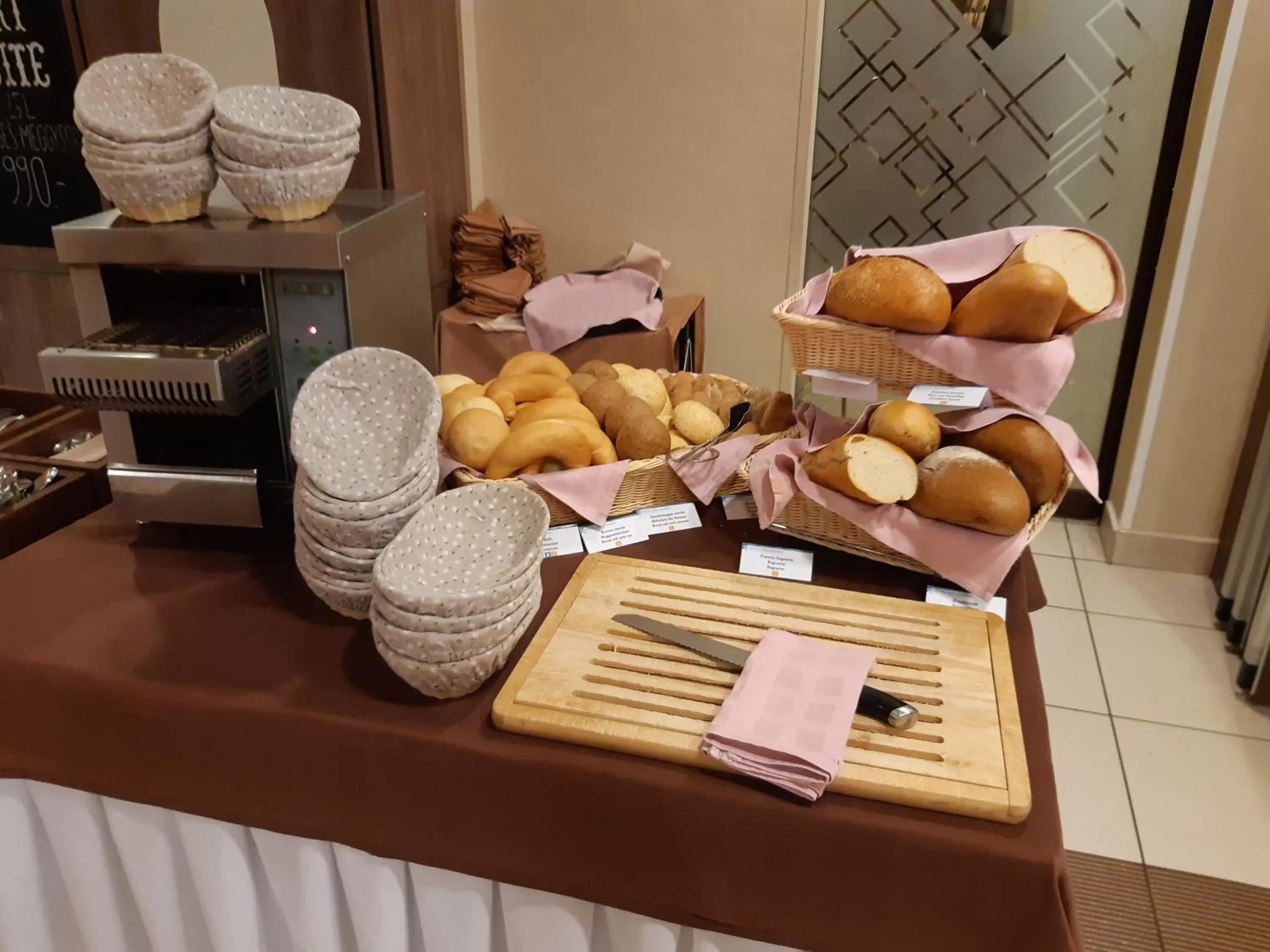 Food and drinks in Hotel Wellamarin