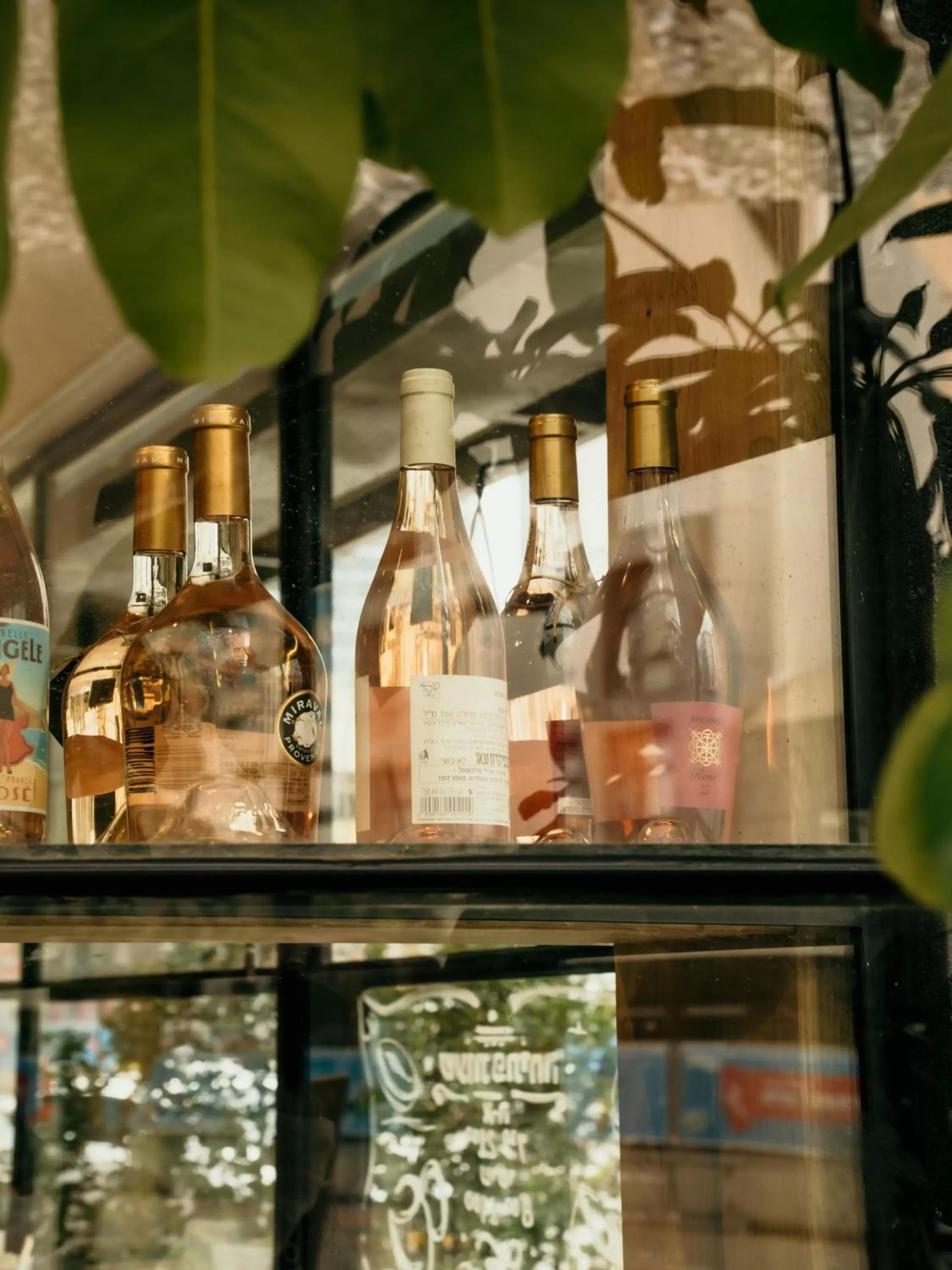 Drinks in DeBlox living - Ben Avigdor Apartments