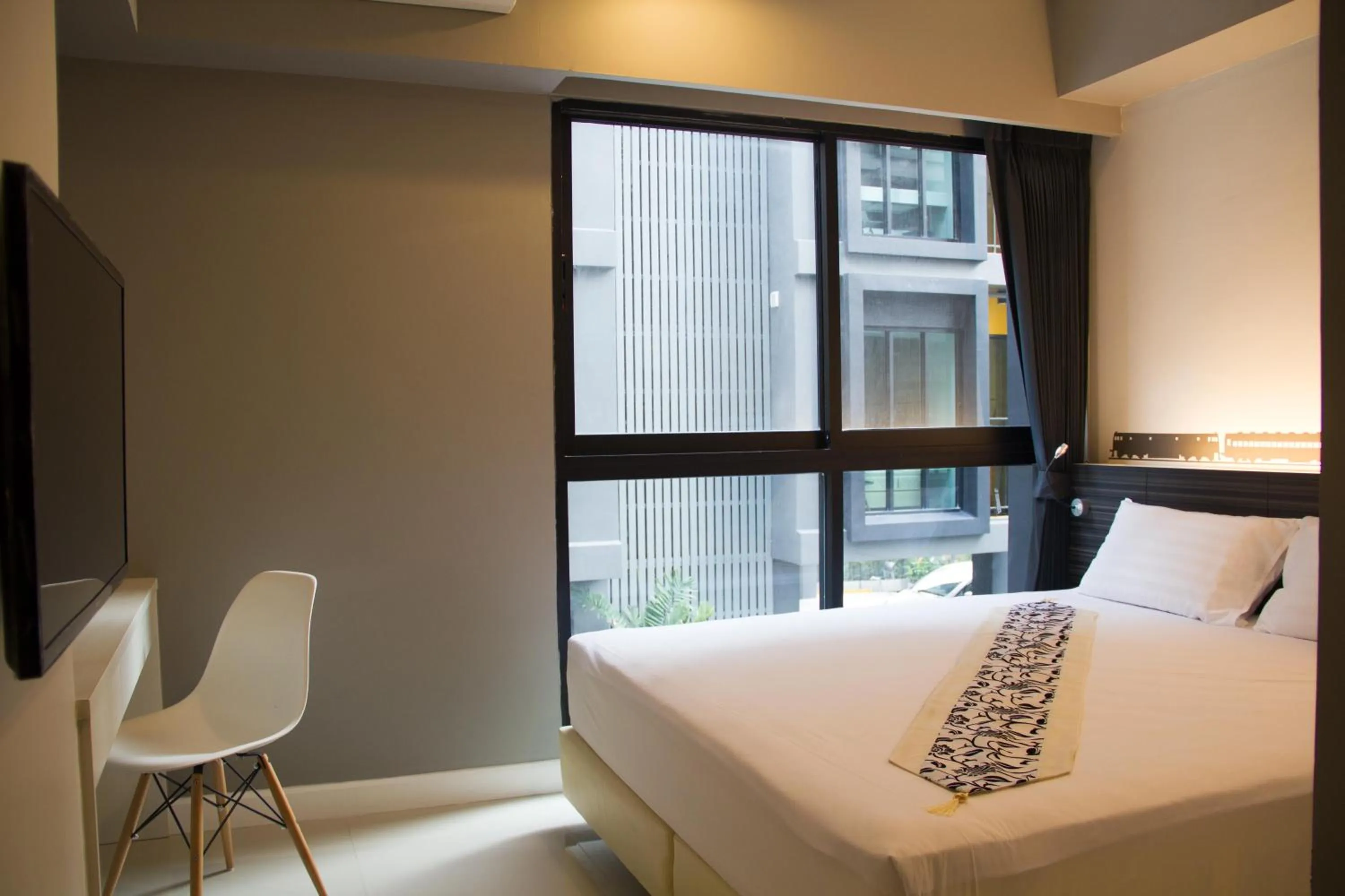 Bedroom, Bed in iSanook Bangkok