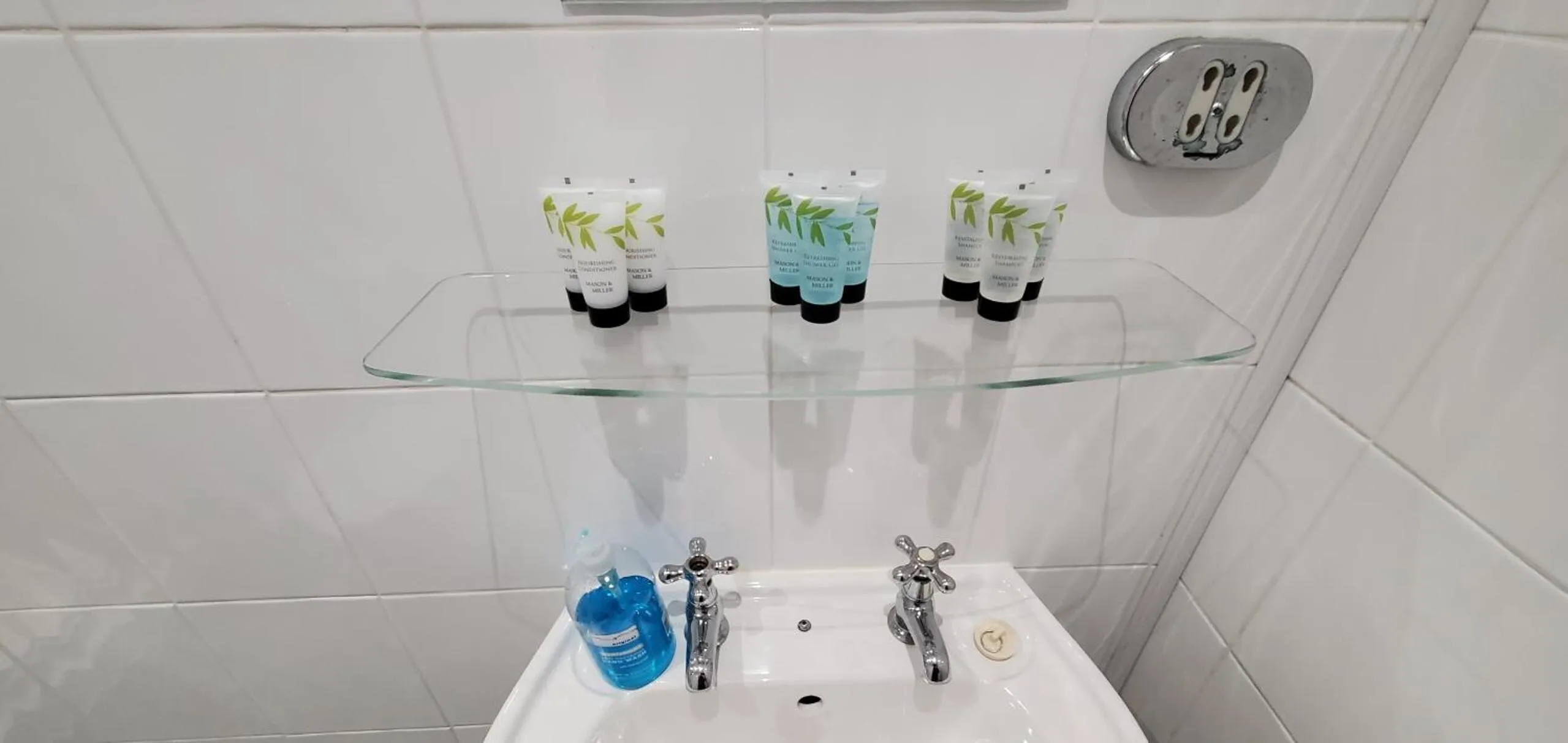 Bathroom in Diamonds Guest House