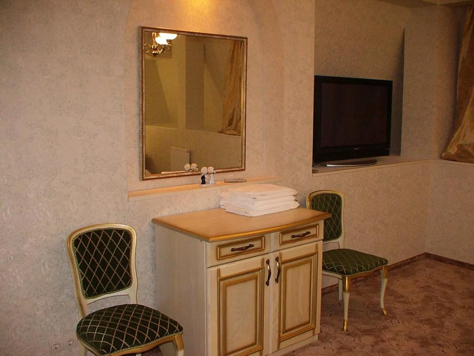 TV and multimedia, TV/Entertainment Center in Veles Hotel