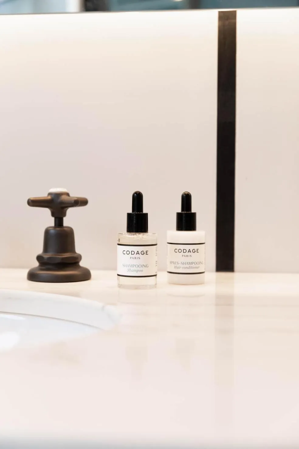 Bathroom in Pavillon Faubourg Saint-Germain & Spa