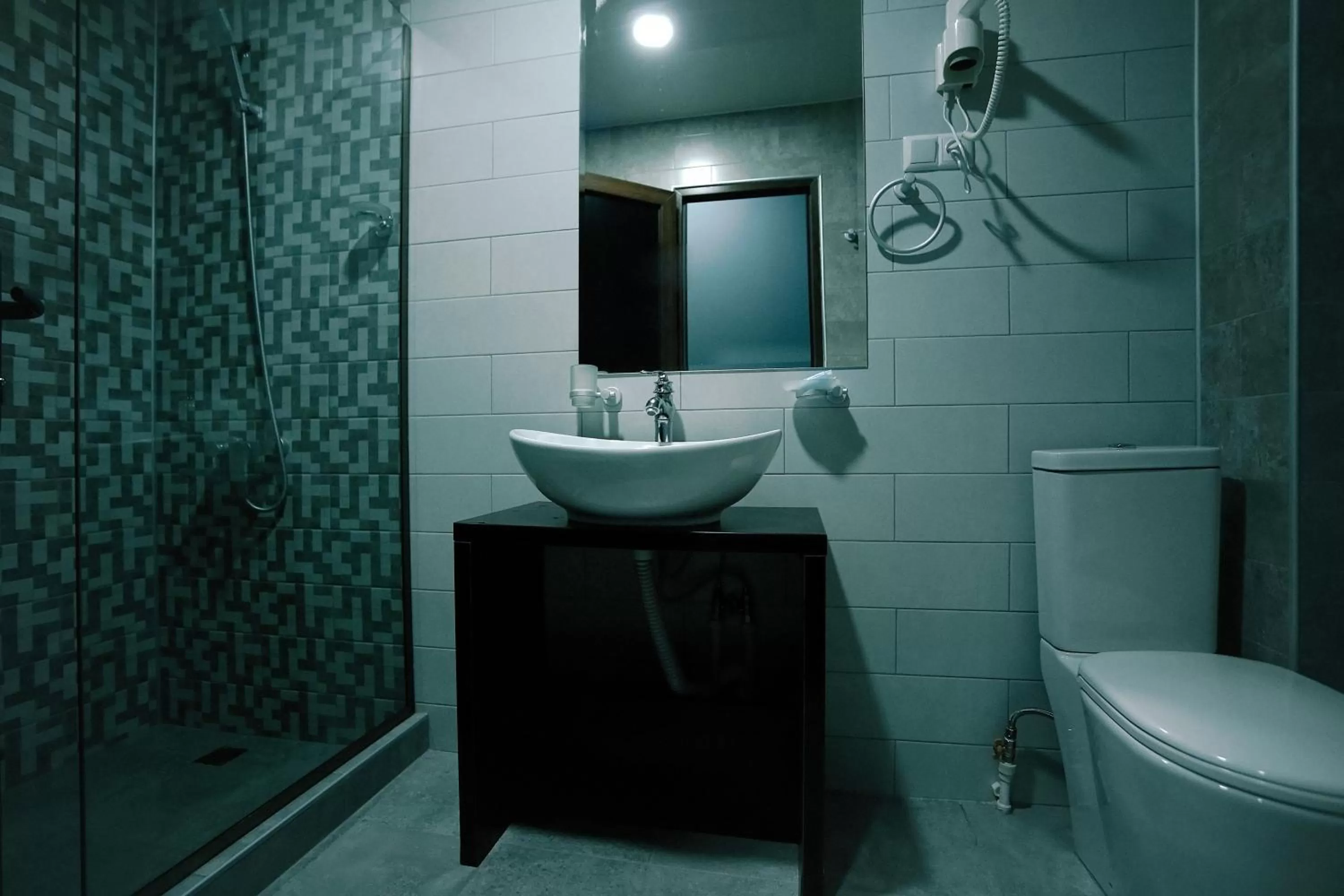 Shower, Bathroom in Hotel Rero