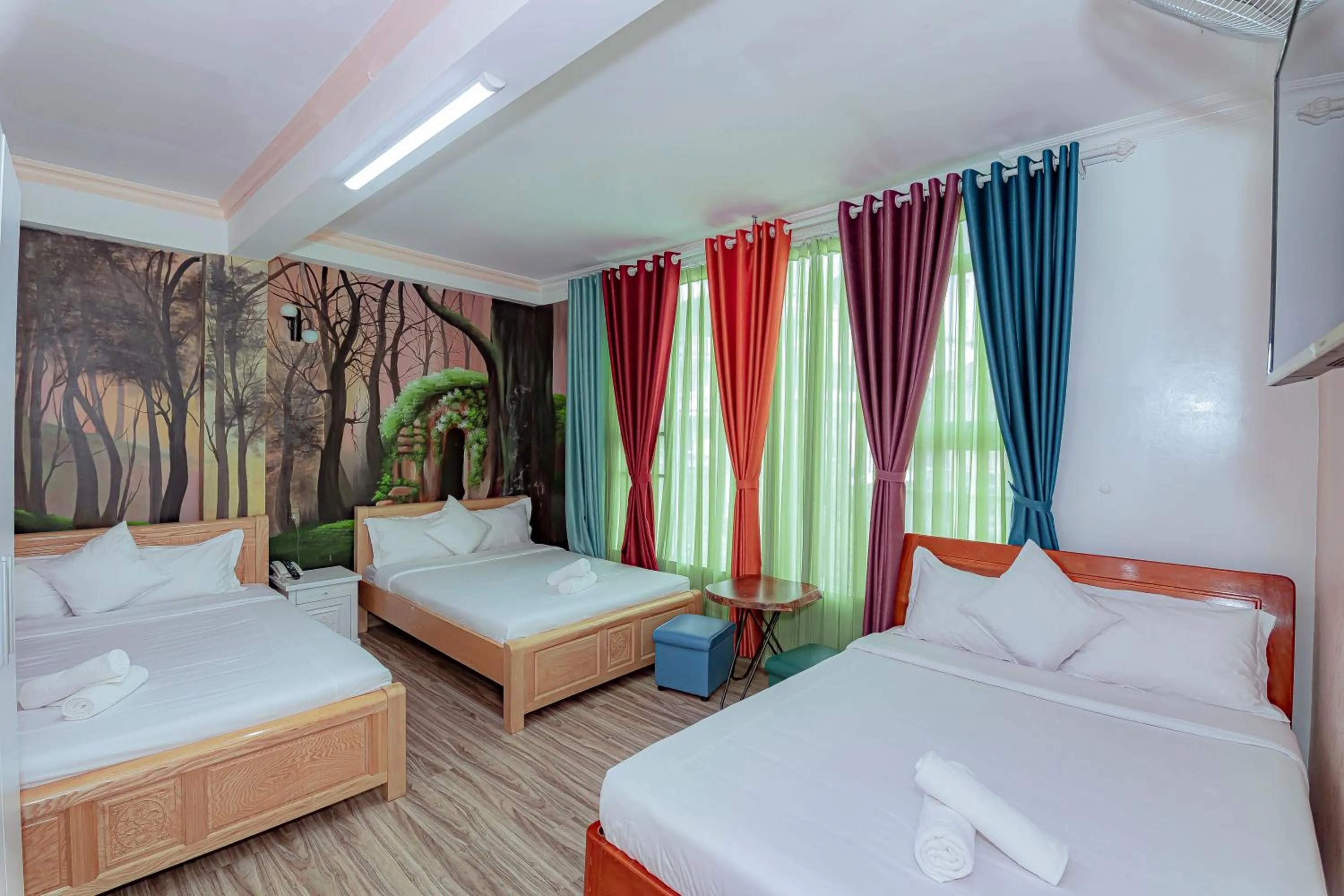 Ken's Backpackers Hotel