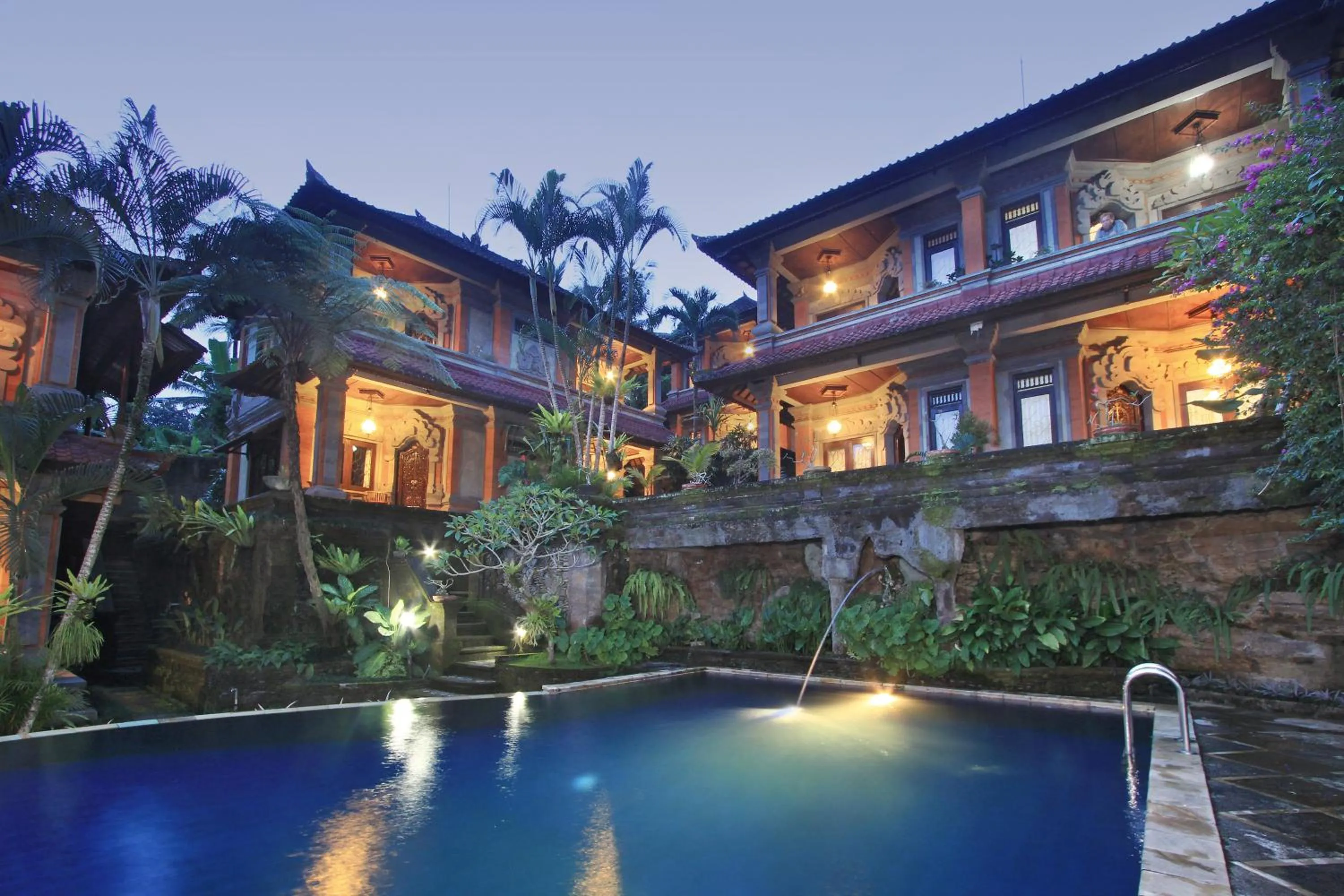 Facade/entrance in Nick's Hidden Cottages by Mahaputra