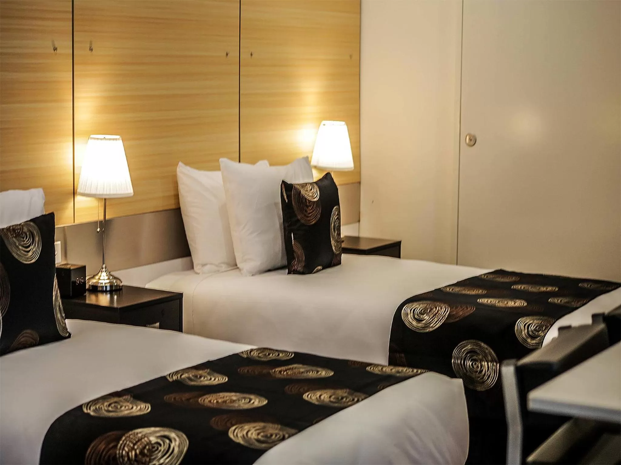 Bed in Trip Motel Gatton