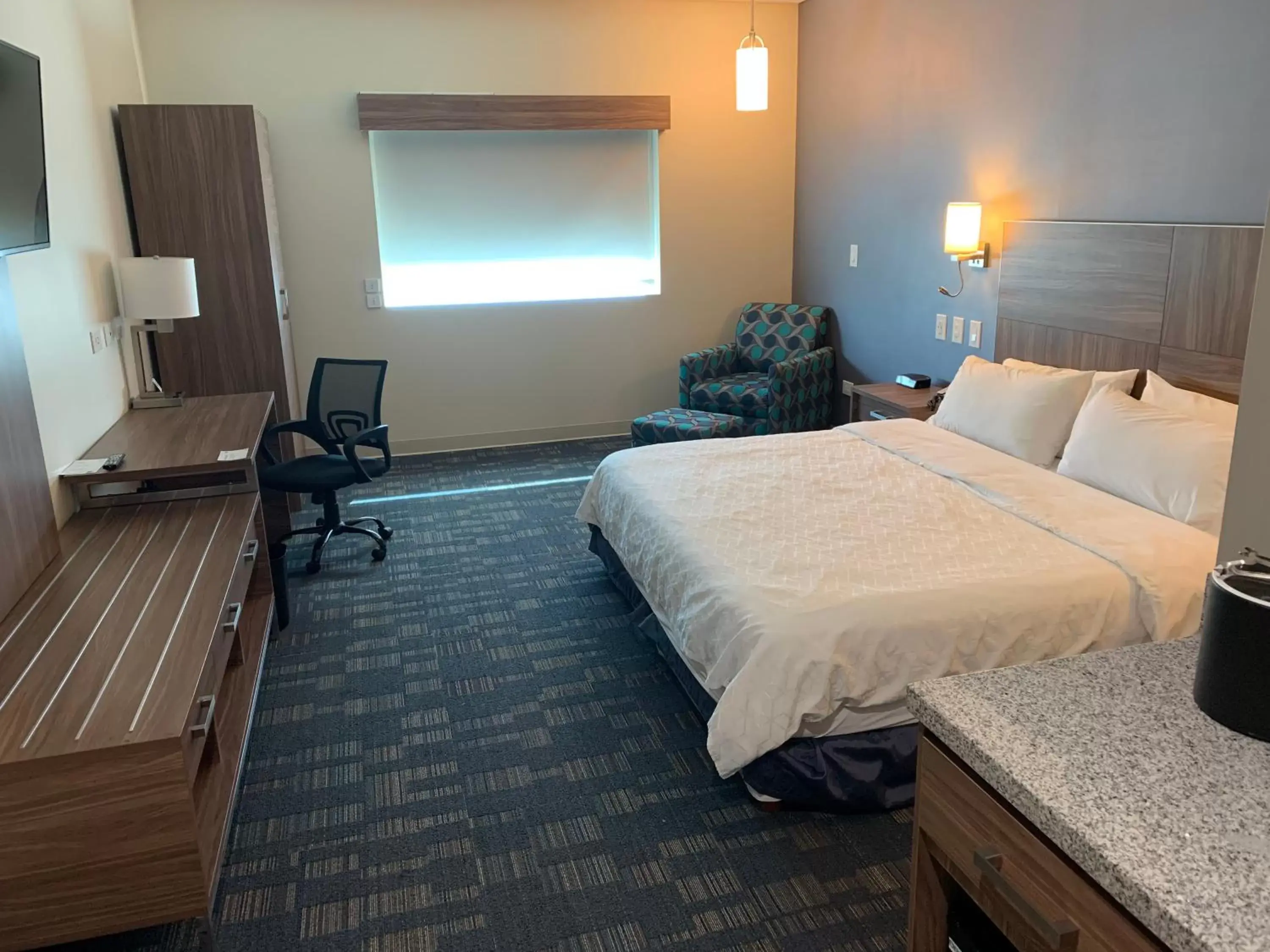 Standard King Room - Accessible in Holiday Inn Express & Suites Mexicali by IHG Standard King Room - Accessible in Holiday Inn Express & Suites Mexicali by IHG