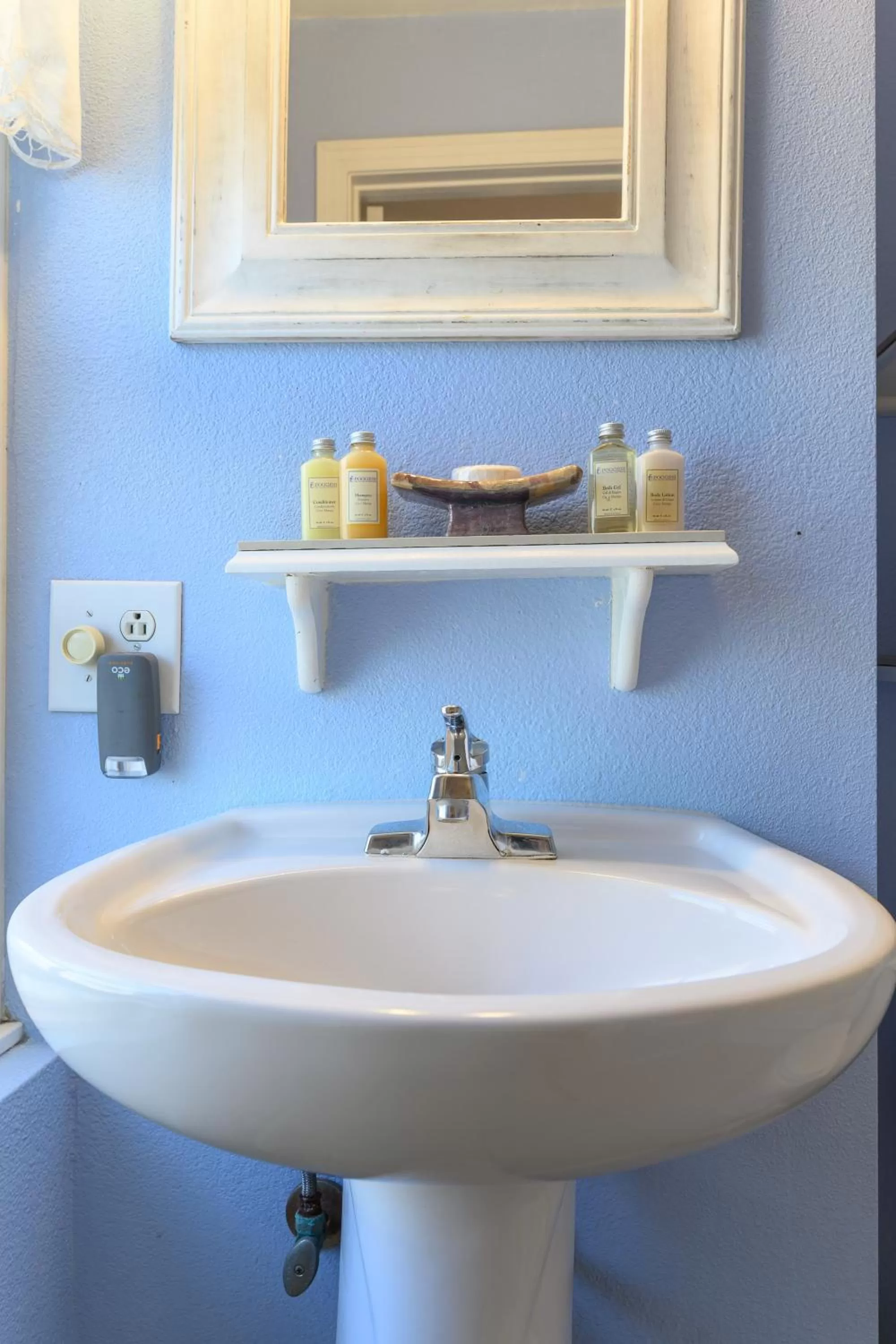 Deluxe Queen Room in Beachrunners Inn