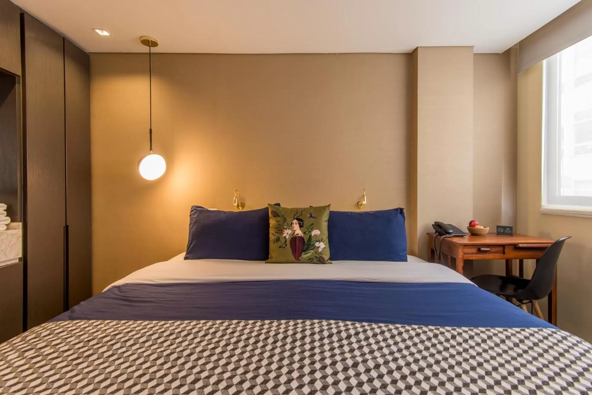 Photo of the whole room, Bed in Hotel Regina