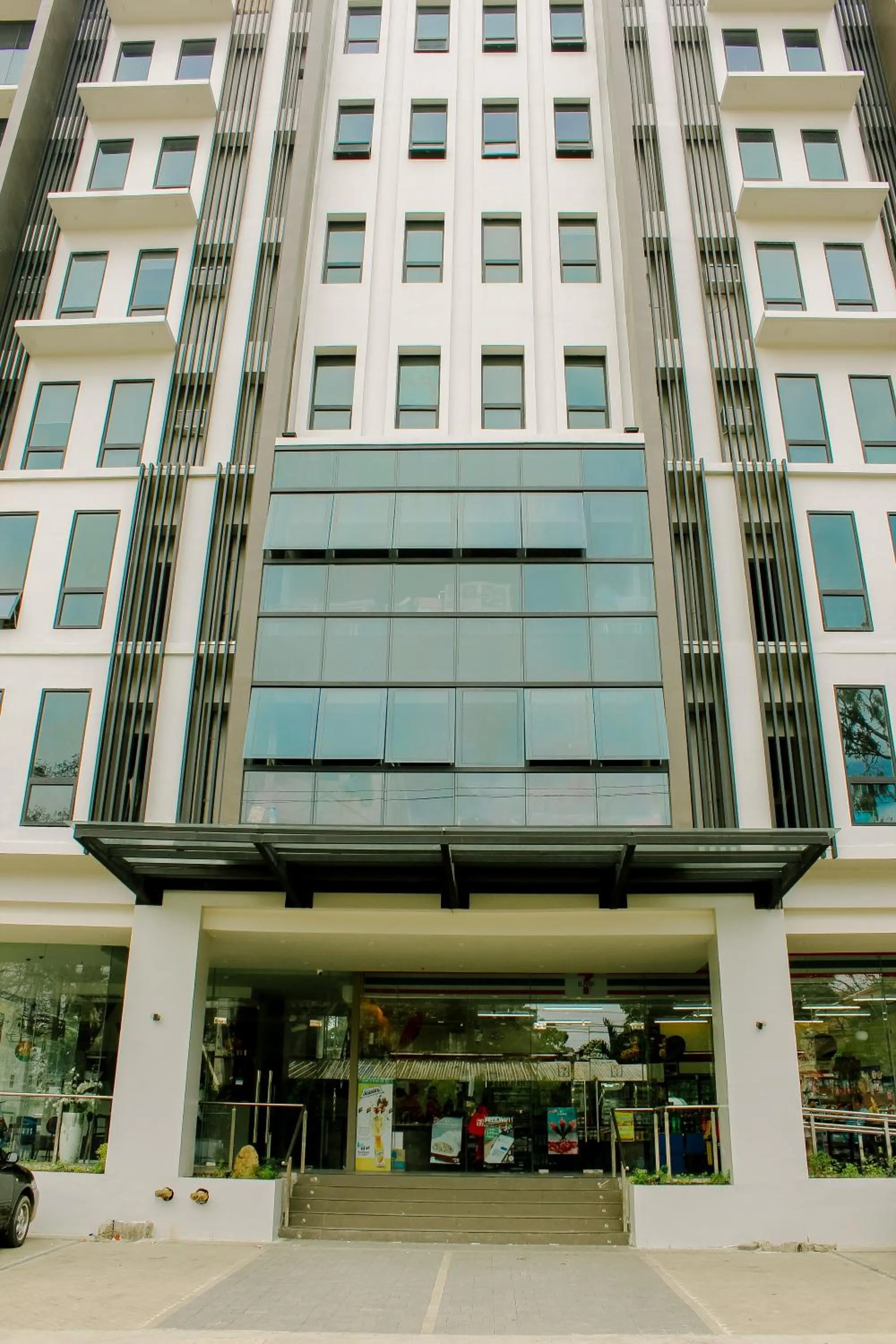 Property building in Mabolo Royal Hotel